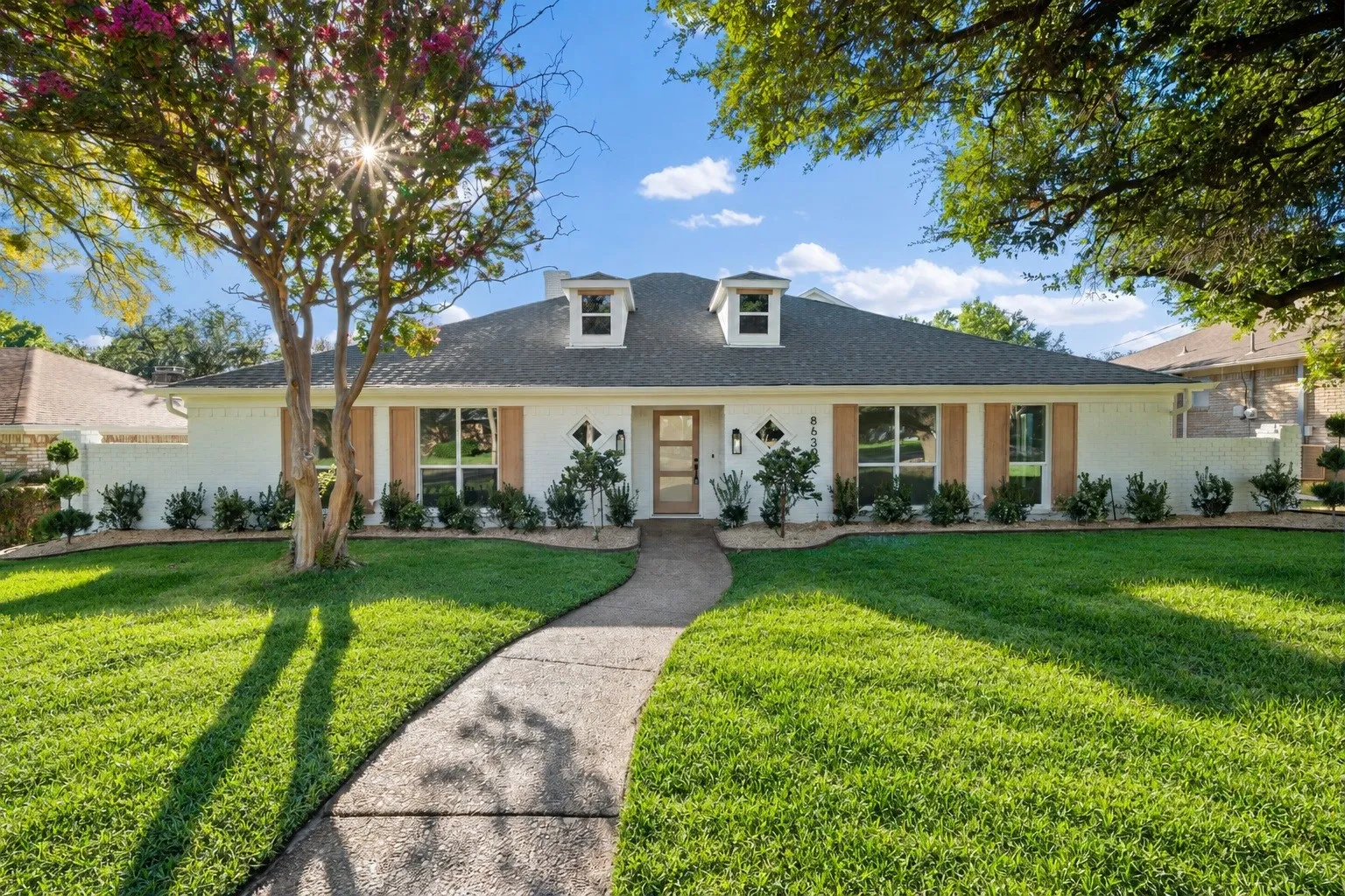 Single Family Residence For Sale in Dallas County , 8639 Clover Meadow Drive, Dallas, Texas 75243, 5 Bedroom, 4 Bathroom, 3 Garage spaces, 3,743 Sqft, built in 1976, mls#21401706, Real Estate Agent in Dallas, Homes For Sale in Dallas county, Homes For Sale in Dallas, Realtor in Dallas Texas, Real Estate Brokerage Independent Realty Texas, Luminita Cordes Realtor