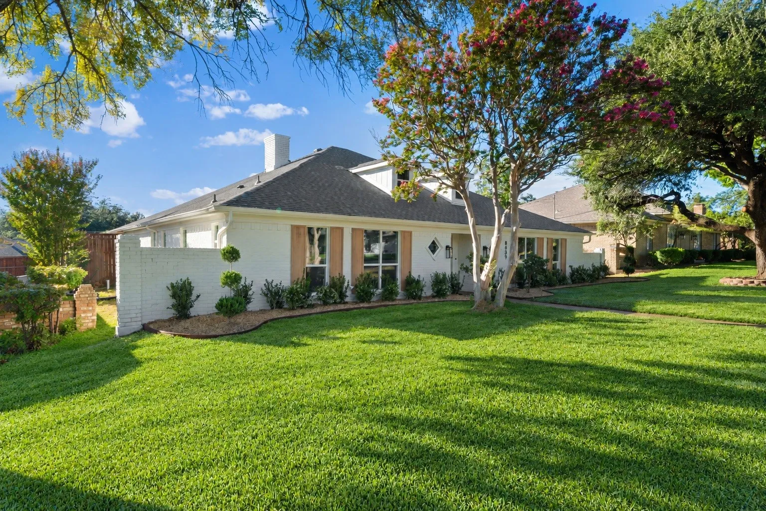Single Family Residence For Sale in Dallas County , 8639 Clover Meadow Drive, Dallas, Texas 75243, 5 Bedroom, 4 Bathroom, 3 Garage spaces, 3,743 Sqft, built in 1976, mls#21401706, Real Estate Agent in Dallas, Homes For Sale in Dallas county, Homes For Sale in Dallas, Realtor in Dallas Texas, Real Estate Brokerage Independent Realty Texas, Luminita Cordes Realtor