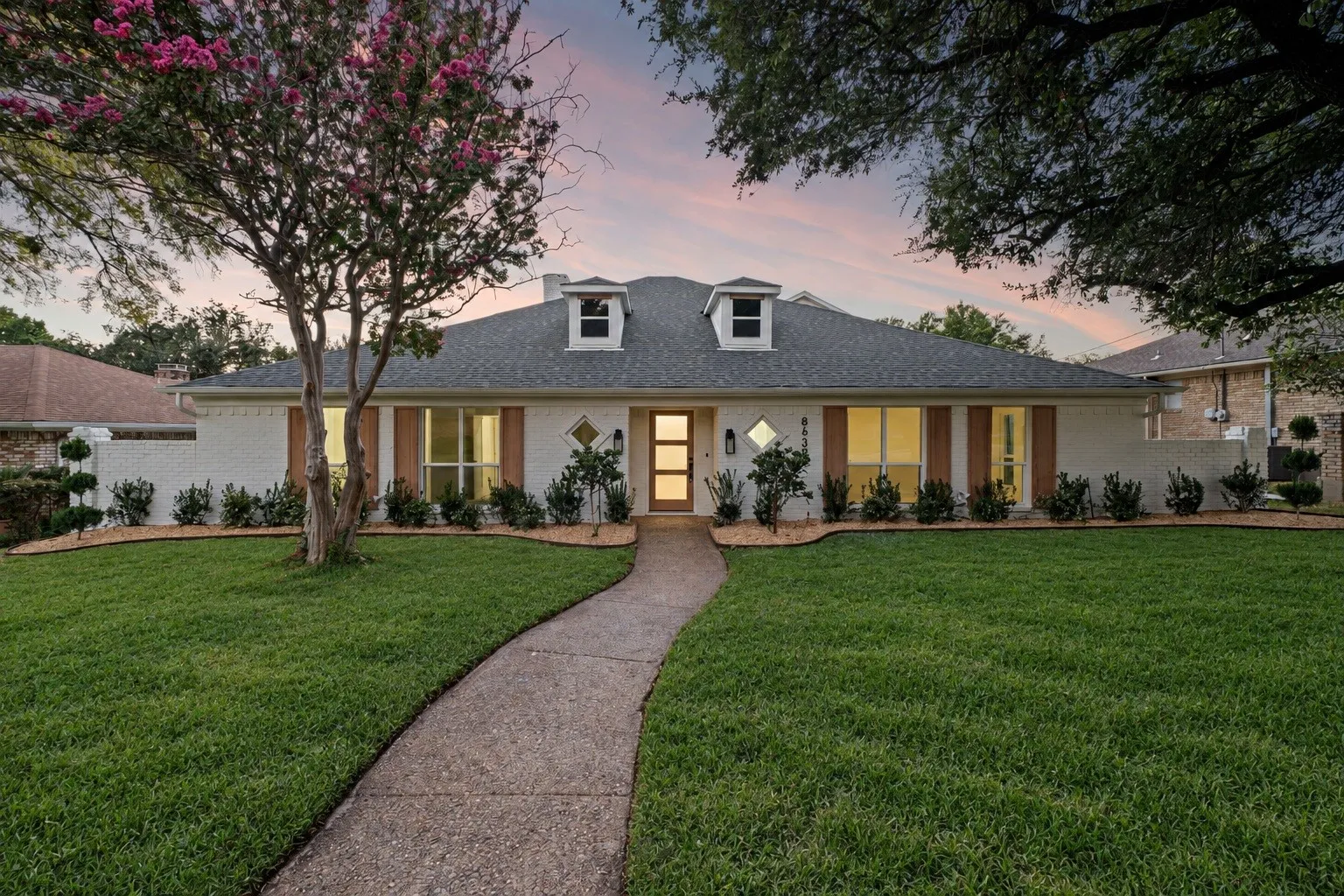 Single Family Residence For Sale in Dallas County , 8639 Clover Meadow Drive, Dallas, Texas 75243, 5 Bedroom, 4 Bathroom, 3 Garage spaces, 3,743 Sqft, built in 1976, mls#21401706, Real Estate Agent in Dallas, Homes For Sale in Dallas county, Homes For Sale in Dallas, Realtor in Dallas Texas, Real Estate Brokerage Independent Realty Texas, Luminita Cordes Realtor