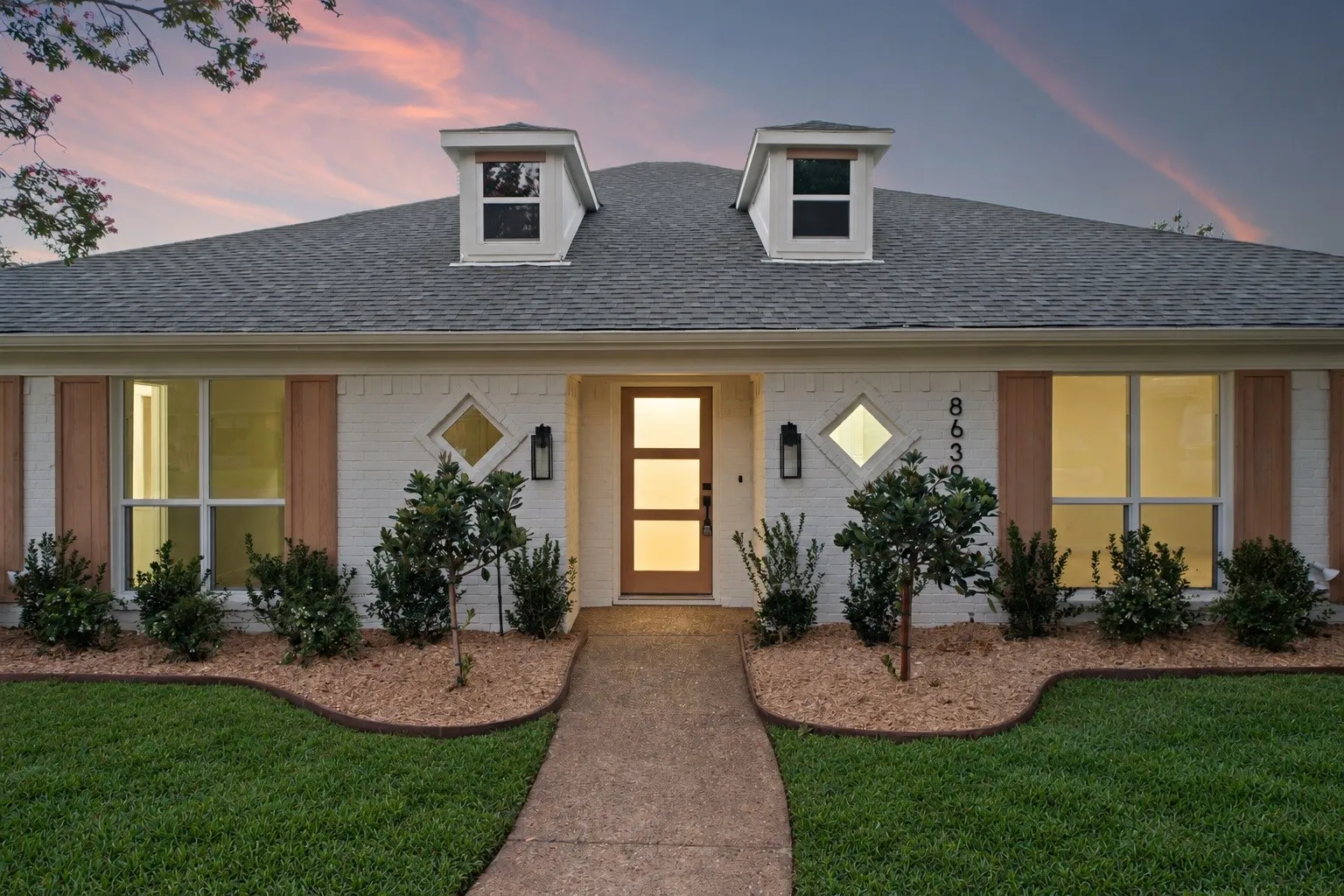 Single Family Residence For Sale in Dallas County , 8639 Clover Meadow Drive, Dallas, Texas 75243, 5 Bedroom, 4 Bathroom, 3 Garage spaces, 3,743 Sqft, built in 1976, mls#21401706, Real Estate Agent in Dallas, Homes For Sale in Dallas county, Homes For Sale in Dallas, Realtor in Dallas Texas, Real Estate Brokerage Independent Realty Texas, Luminita Cordes Realtor