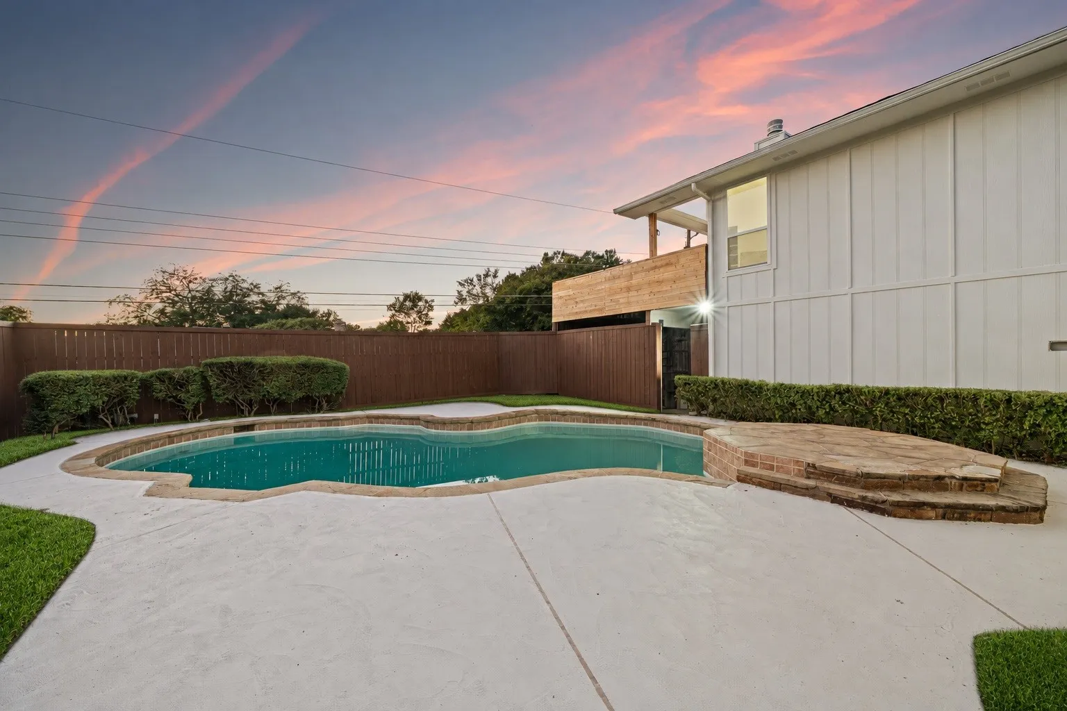 Single Family Residence For Sale in Dallas County , 8639 Clover Meadow Drive, Dallas, Texas 75243, 5 Bedroom, 4 Bathroom, 3 Garage spaces, 3,743 Sqft, built in 1976, mls#21401706, Real Estate Agent in Dallas, Homes For Sale in Dallas county, Homes For Sale in Dallas, Realtor in Dallas Texas, Real Estate Brokerage Independent Realty Texas, Luminita Cordes Realtor