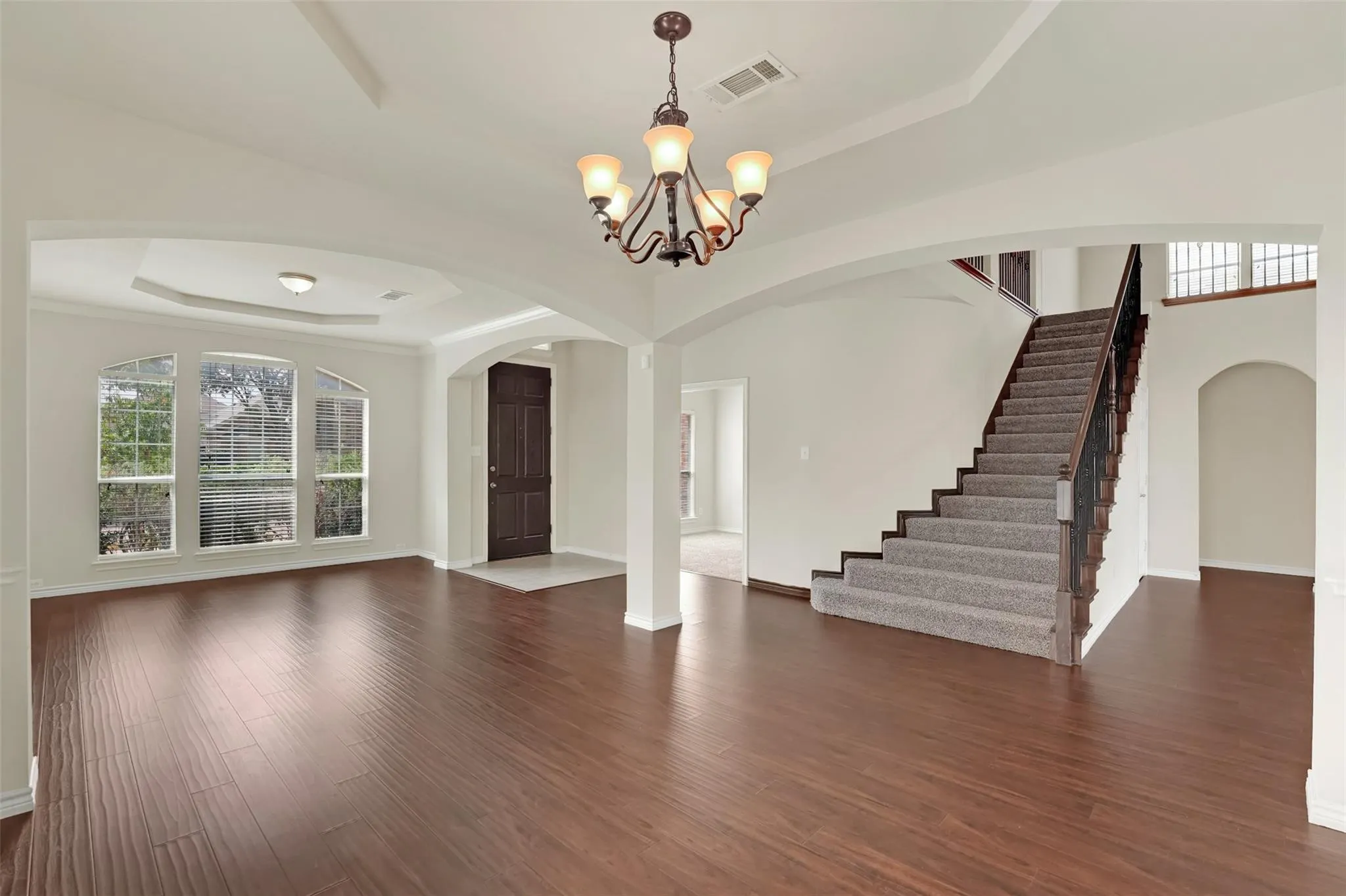 Single Family Residence For Rent in Collin County , 10438 Coach House Lane, Frisco, Texas 75035, 5 Bedroom, 4 Bathroom, 2 Garage spaces, 3,508 Sqft, built in 2006, mls#21400621, Real Estate Agent in Frisco, Homes For Rent in Collin county, Homes For Rent in Frisco, Realtor in Frisco Texas, Real Estate Brokerage Independent Realty Texas, Luminita Cordes Realtor