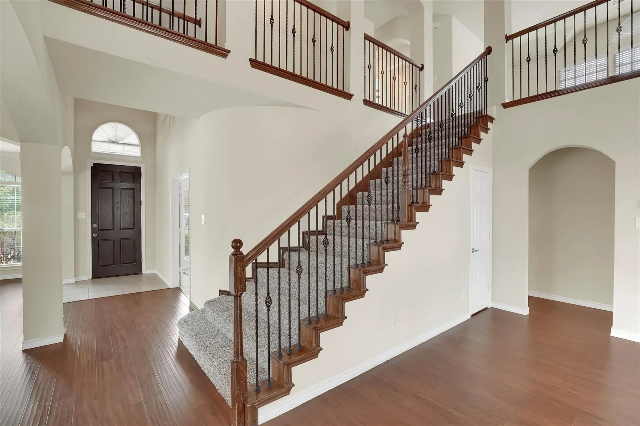Single Family Residence For Rent in Collin County , 10438 Coach House Lane, Frisco, Texas 75035, 5 Bedroom, 4 Bathroom, 2 Garage spaces, 3,508 Sqft, built in 2006, mls#21400621, Real Estate Agent in Frisco, Homes For Rent in Collin county, Homes For Rent in Frisco, Realtor in Frisco Texas, Real Estate Brokerage Independent Realty Texas, Luminita Cordes Realtor