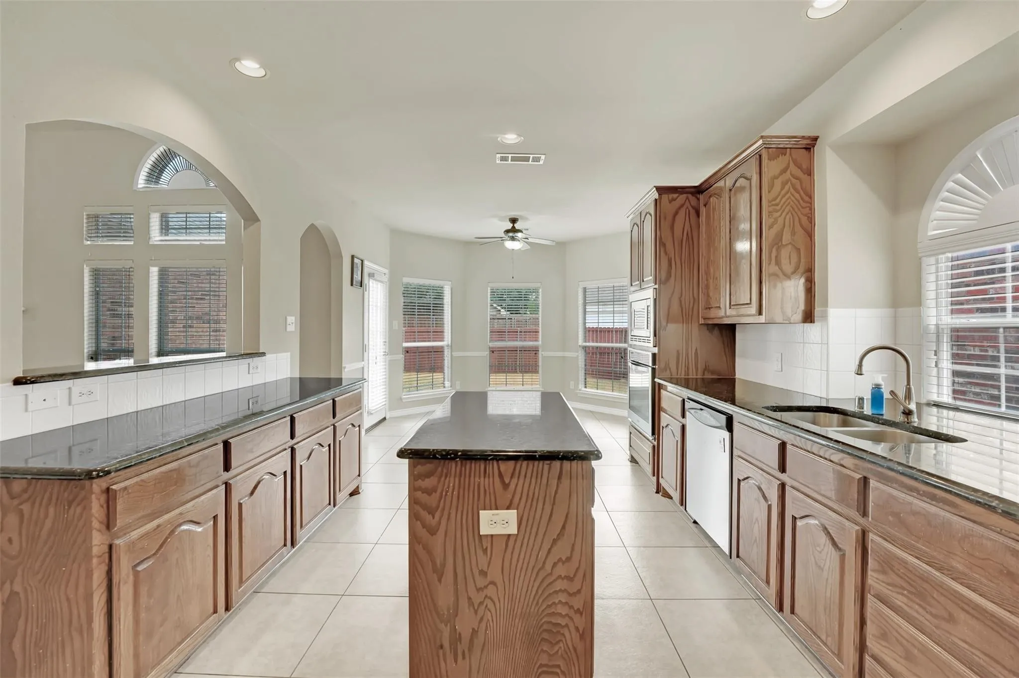 Single Family Residence For Rent in Collin County , 10438 Coach House Lane, Frisco, Texas 75035, 5 Bedroom, 4 Bathroom, 2 Garage spaces, 3,508 Sqft, built in 2006, mls#21400621, Real Estate Agent in Frisco, Homes For Rent in Collin county, Homes For Rent in Frisco, Realtor in Frisco Texas, Real Estate Brokerage Independent Realty Texas, Luminita Cordes Realtor