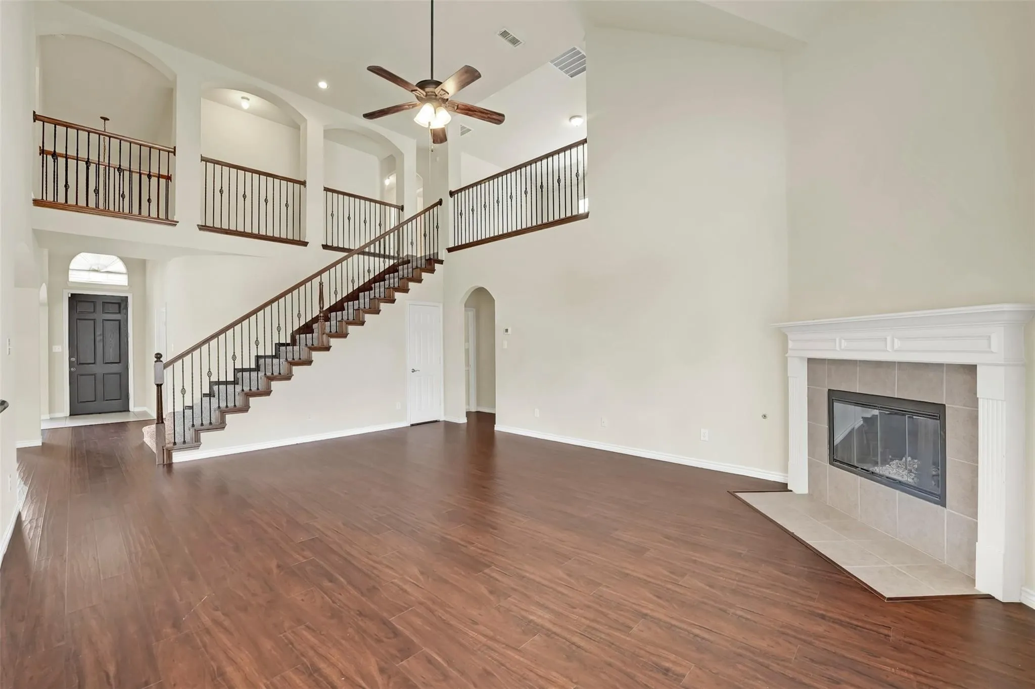 Single Family Residence For Rent in Collin County , 10438 Coach House Lane, Frisco, Texas 75035, 5 Bedroom, 4 Bathroom, 2 Garage spaces, 3,508 Sqft, built in 2006, mls#21400621, Real Estate Agent in Frisco, Homes For Rent in Collin county, Homes For Rent in Frisco, Realtor in Frisco Texas, Real Estate Brokerage Independent Realty Texas, Luminita Cordes Realtor