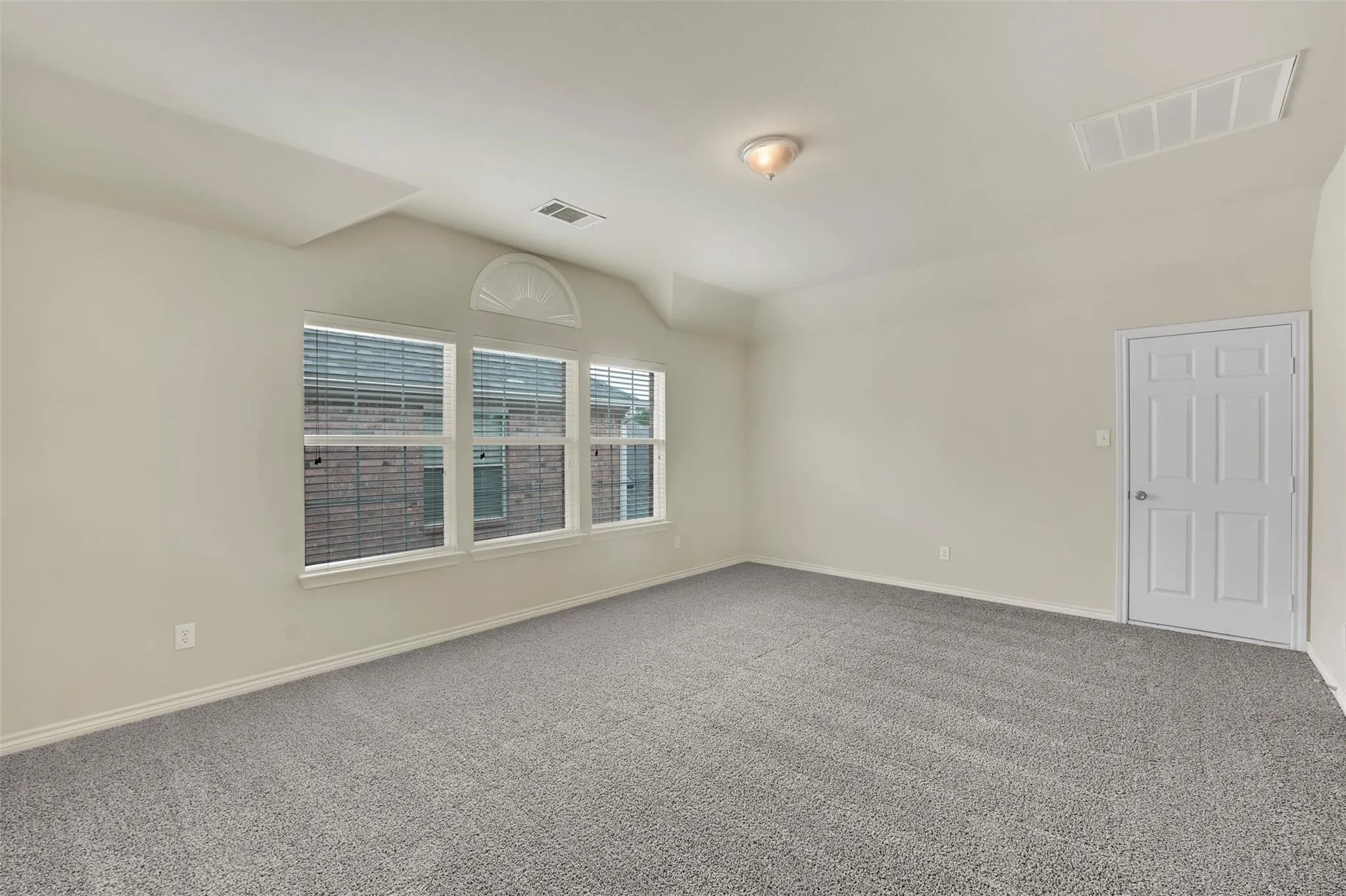 Single Family Residence For Rent in Collin County , 10438 Coach House Lane, Frisco, Texas 75035, 5 Bedroom, 4 Bathroom, 2 Garage spaces, 3,508 Sqft, built in 2006, mls#21400621, Real Estate Agent in Frisco, Homes For Rent in Collin county, Homes For Rent in Frisco, Realtor in Frisco Texas, Real Estate Brokerage Independent Realty Texas, Luminita Cordes Realtor