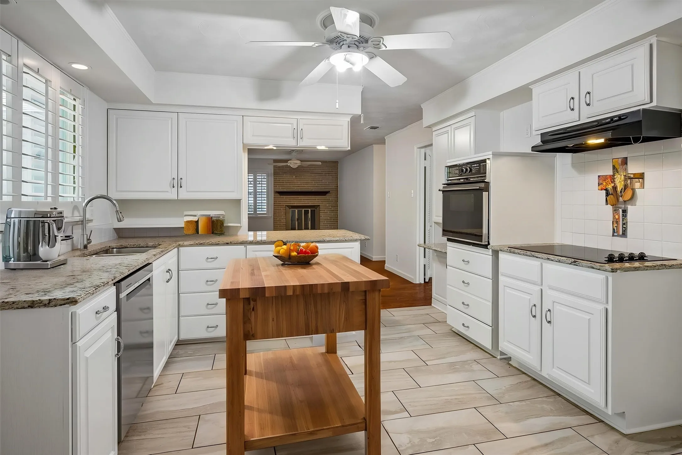 VIRTUALLY STAGED Recently installed dishwasher -- can always add an island