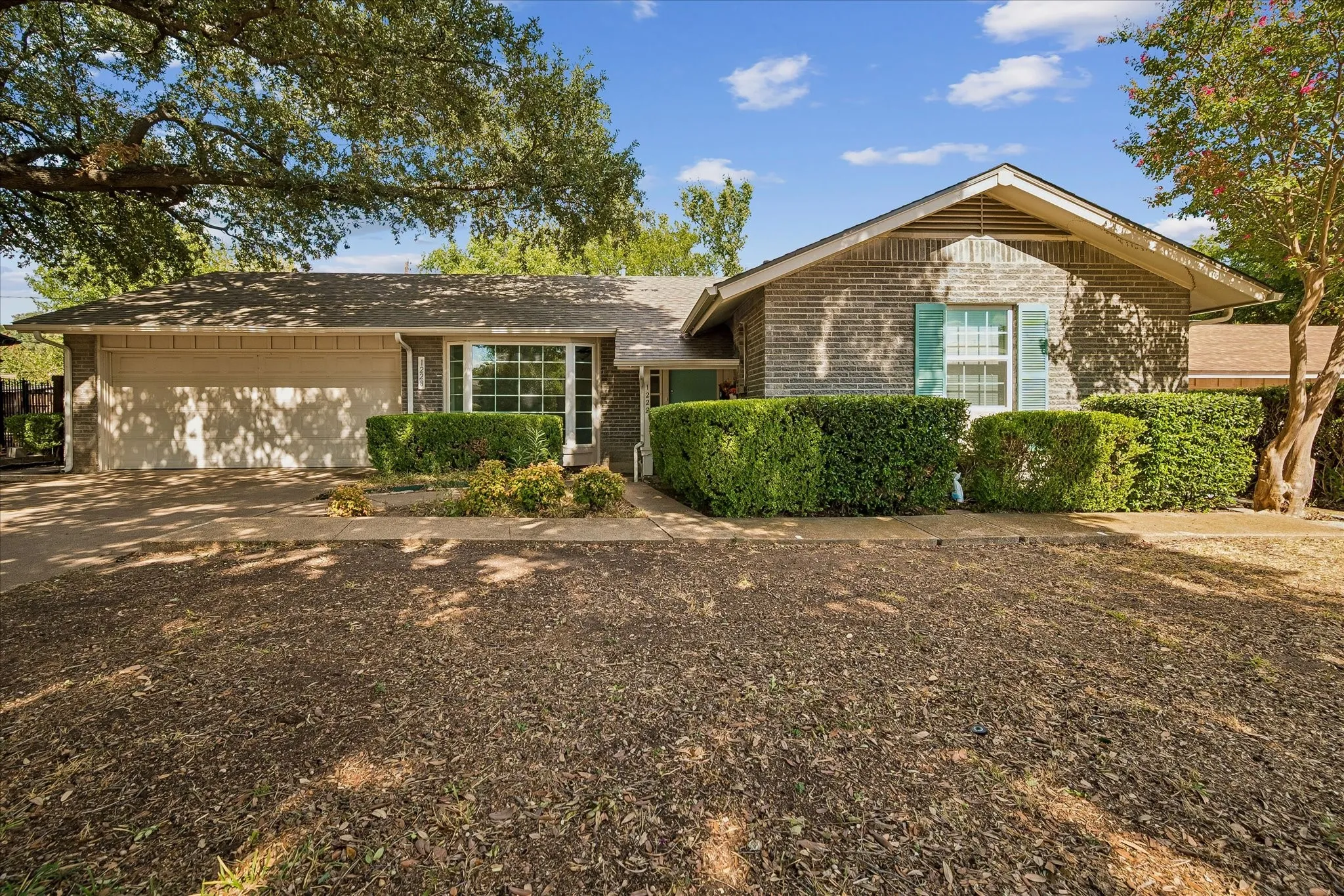 Cute and Ready to move in!