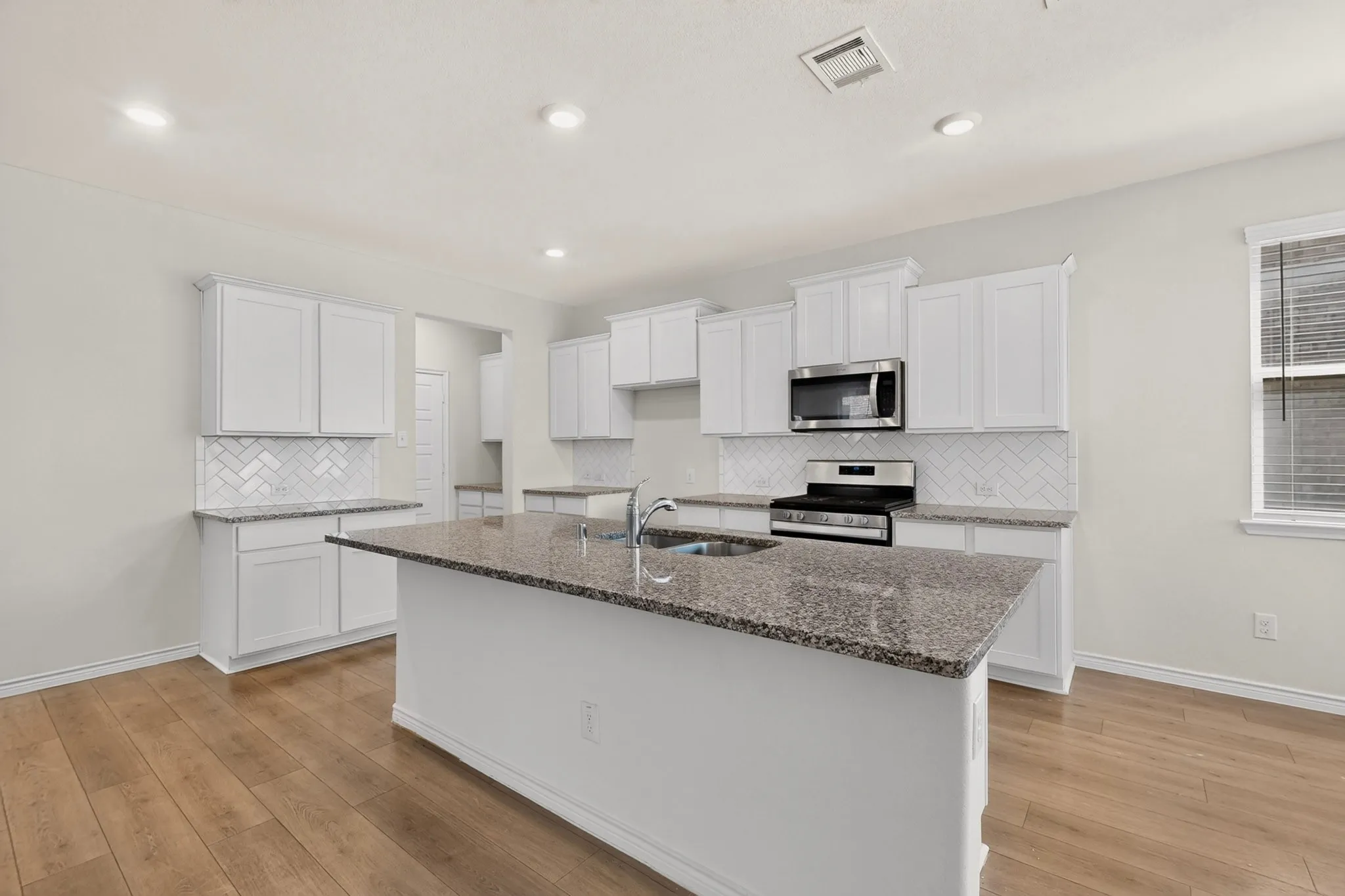 Single Family Residence For Sale in Collin County , 1601 Princeton Drive, Celina, Texas 75009, 4 Bedroom, 3 Bathroom, 2 Garage spaces, 2,256 Sqft, built in 2021, mls#21399845, Real Estate Agent in Celina, Homes For Sale in Collin county, Homes For Sale in Celina, Realtor in Celina Texas, Real Estate Brokerage Independent Realty Texas, Luminita Cordes Realtor