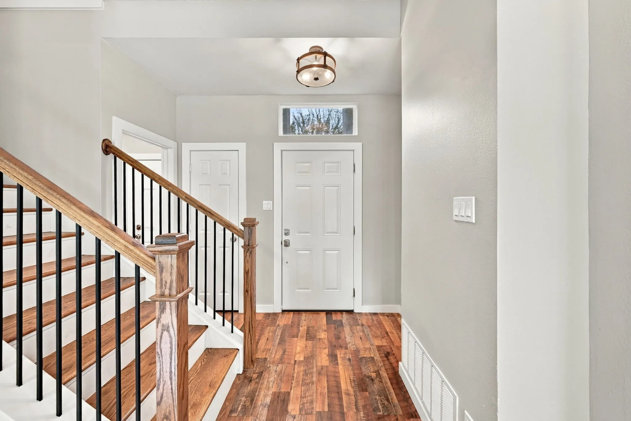 Single Family Residence For Sale in Denton County , 2304 Grandview Drive, Flower Mound, Texas 75028, 4 Bedroom, 3 Bathroom, 2 Garage spaces, 1,820 Sqft, built in 1993, mls#21401738, Real Estate Agent in Flower Mound, Homes For Sale in Denton county, Homes For Sale in Flower Mound, Realtor in Flower Mound Texas, Real Estate Brokerage Independent Realty Texas, Luminita Cordes Realtor