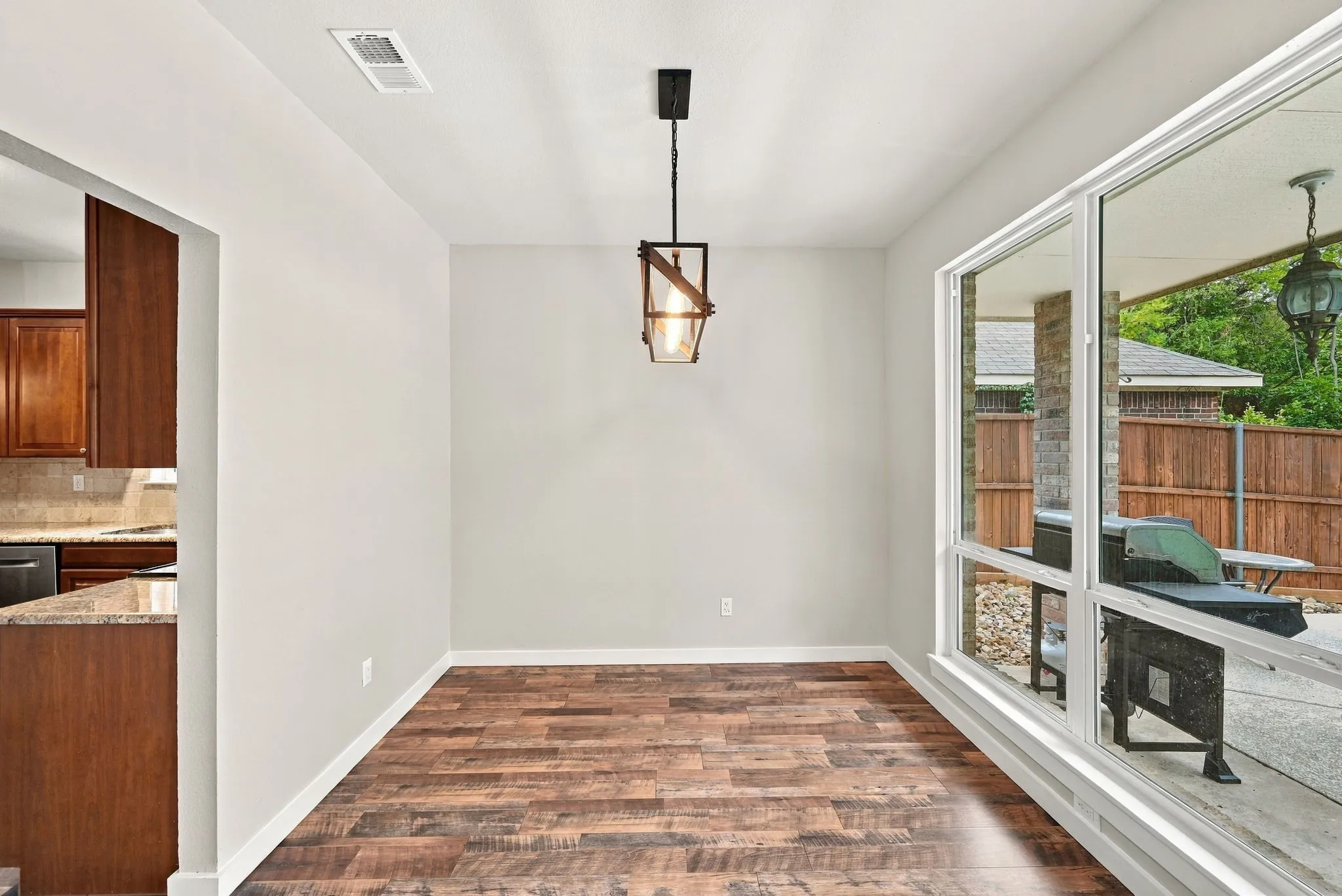 Single Family Residence For Sale in Denton County , 2304 Grandview Drive, Flower Mound, Texas 75028, 4 Bedroom, 3 Bathroom, 2 Garage spaces, 1,820 Sqft, built in 1993, mls#21401738, Real Estate Agent in Flower Mound, Homes For Sale in Denton county, Homes For Sale in Flower Mound, Realtor in Flower Mound Texas, Real Estate Brokerage Independent Realty Texas, Luminita Cordes Realtor