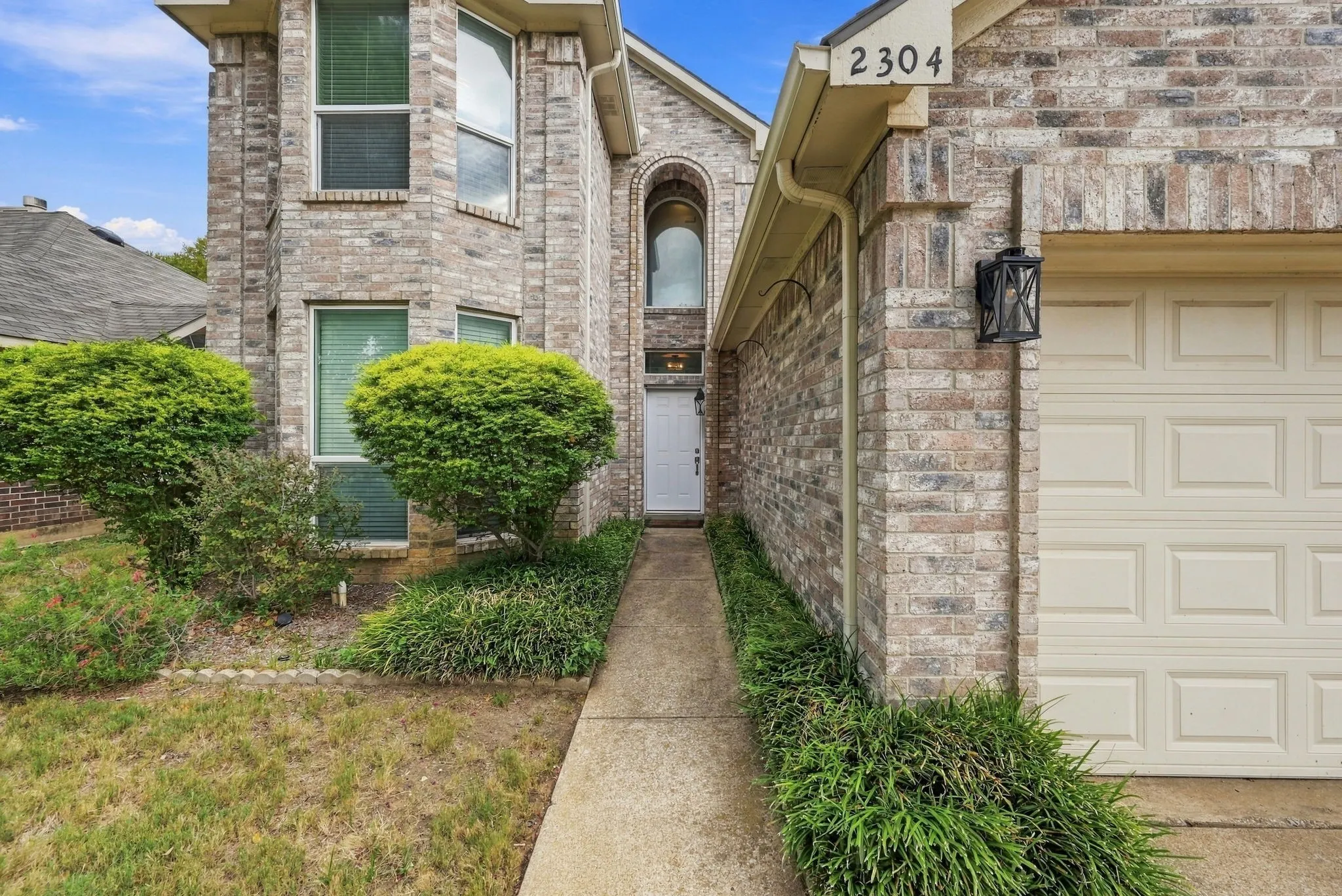 Single Family Residence For Sale in Denton County , 2304 Grandview Drive, Flower Mound, Texas 75028, 4 Bedroom, 3 Bathroom, 2 Garage spaces, 1,820 Sqft, built in 1993, mls#21401738, Real Estate Agent in Flower Mound, Homes For Sale in Denton county, Homes For Sale in Flower Mound, Realtor in Flower Mound Texas, Real Estate Brokerage Independent Realty Texas, Luminita Cordes Realtor