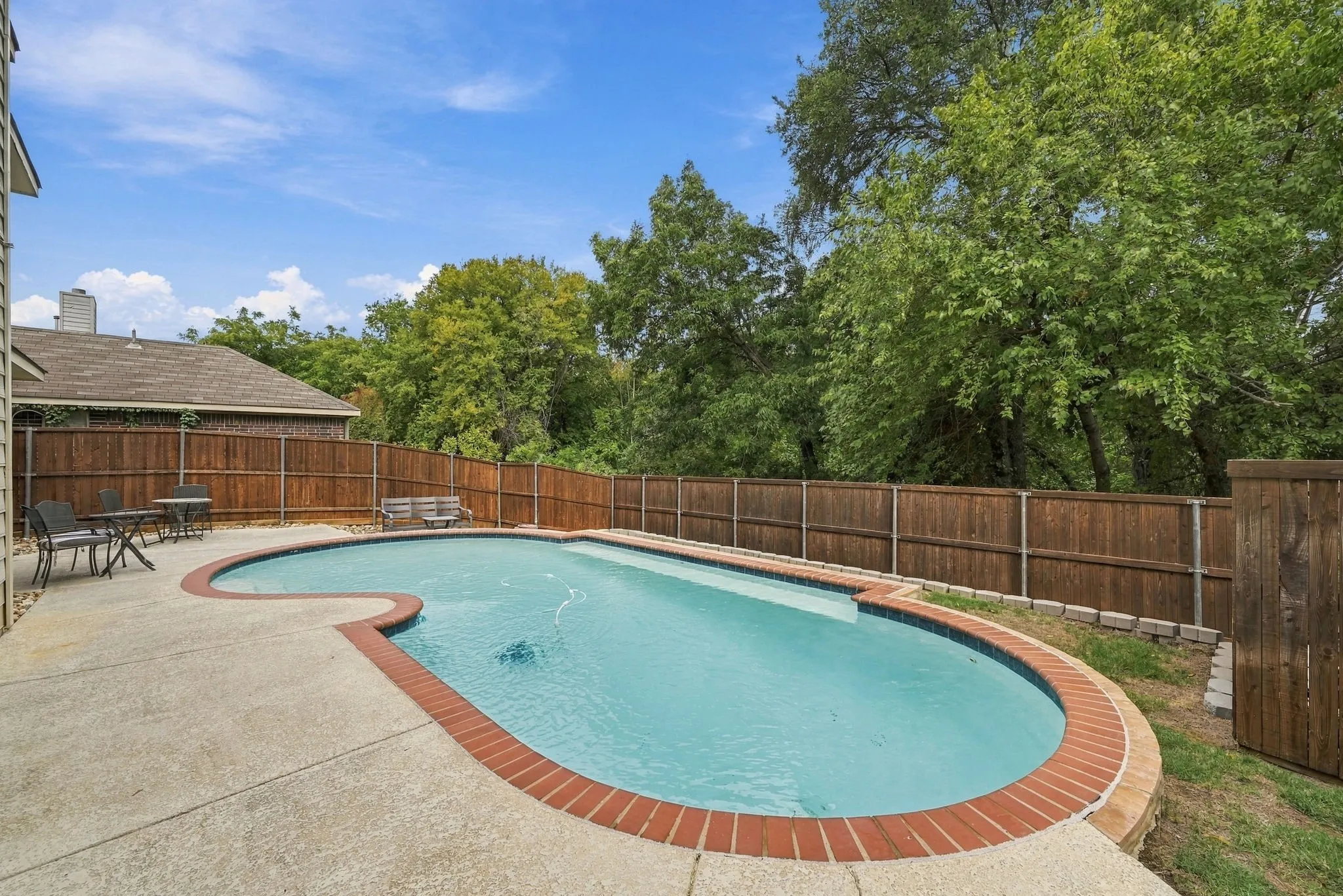Single Family Residence For Sale in Denton County , 2304 Grandview Drive, Flower Mound, Texas 75028, 4 Bedroom, 3 Bathroom, 2 Garage spaces, 1,820 Sqft, built in 1993, mls#21401738, Real Estate Agent in Flower Mound, Homes For Sale in Denton county, Homes For Sale in Flower Mound, Realtor in Flower Mound Texas, Real Estate Brokerage Independent Realty Texas, Luminita Cordes Realtor