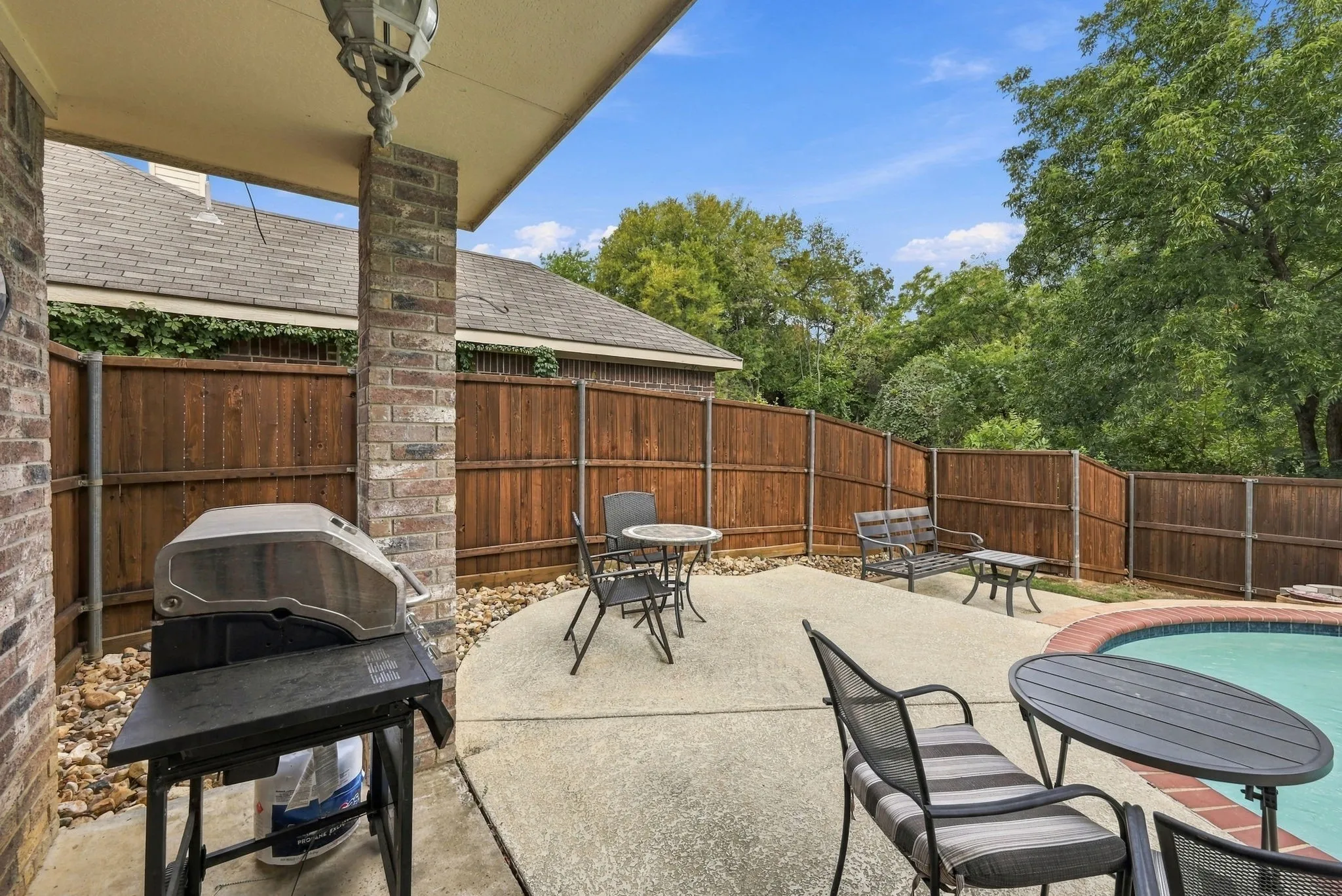 Single Family Residence For Sale in Denton County , 2304 Grandview Drive, Flower Mound, Texas 75028, 4 Bedroom, 3 Bathroom, 2 Garage spaces, 1,820 Sqft, built in 1993, mls#21401738, Real Estate Agent in Flower Mound, Homes For Sale in Denton county, Homes For Sale in Flower Mound, Realtor in Flower Mound Texas, Real Estate Brokerage Independent Realty Texas, Luminita Cordes Realtor