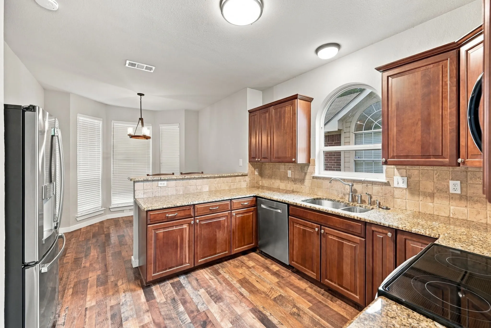 Single Family Residence For Sale in Denton County , 2304 Grandview Drive, Flower Mound, Texas 75028, 4 Bedroom, 3 Bathroom, 2 Garage spaces, 1,820 Sqft, built in 1993, mls#21401738, Real Estate Agent in Flower Mound, Homes For Sale in Denton county, Homes For Sale in Flower Mound, Realtor in Flower Mound Texas, Real Estate Brokerage Independent Realty Texas, Luminita Cordes Realtor