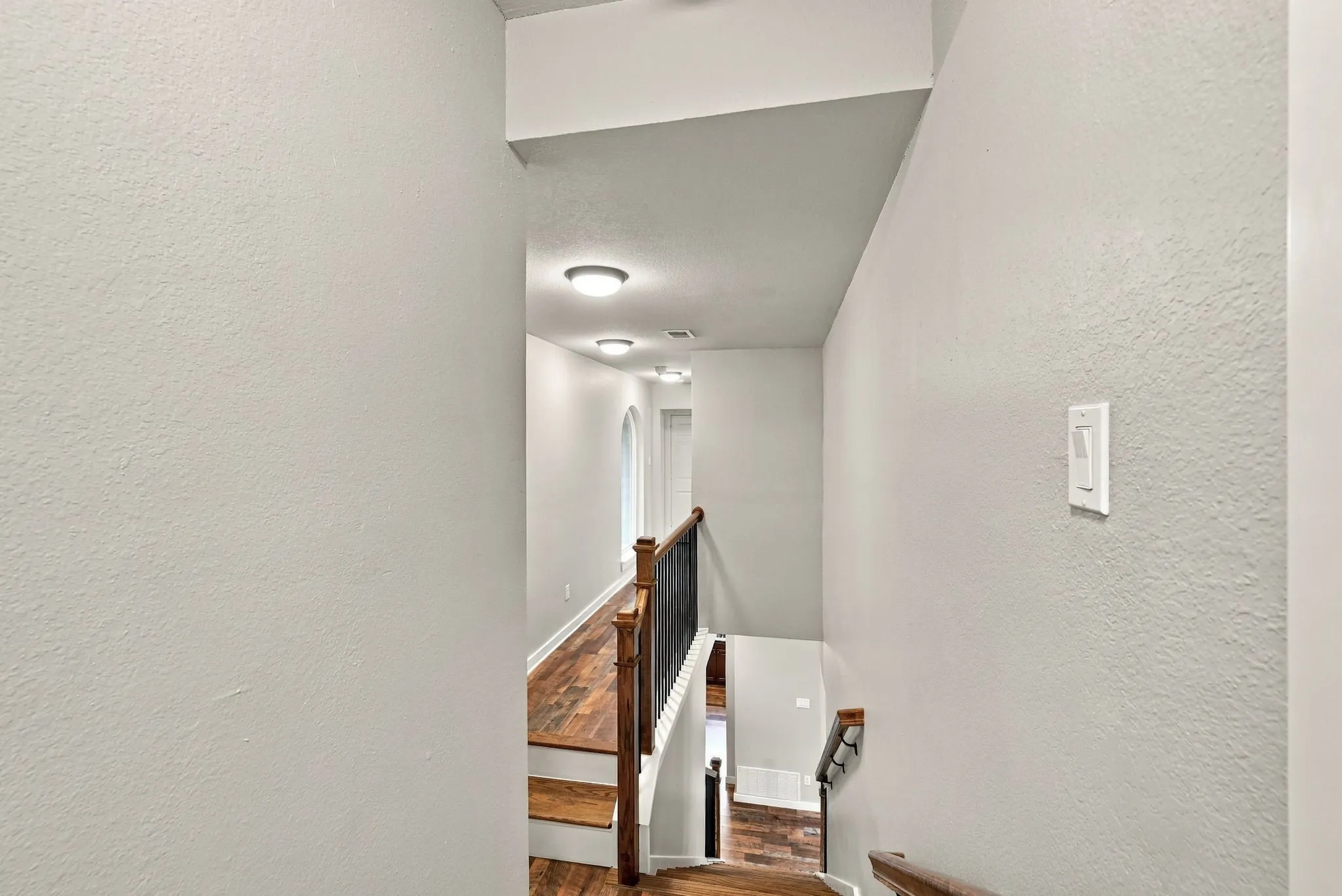 Single Family Residence For Sale in Denton County , 2304 Grandview Drive, Flower Mound, Texas 75028, 4 Bedroom, 3 Bathroom, 2 Garage spaces, 1,820 Sqft, built in 1993, mls#21401738, Real Estate Agent in Flower Mound, Homes For Sale in Denton county, Homes For Sale in Flower Mound, Realtor in Flower Mound Texas, Real Estate Brokerage Independent Realty Texas, Luminita Cordes Realtor