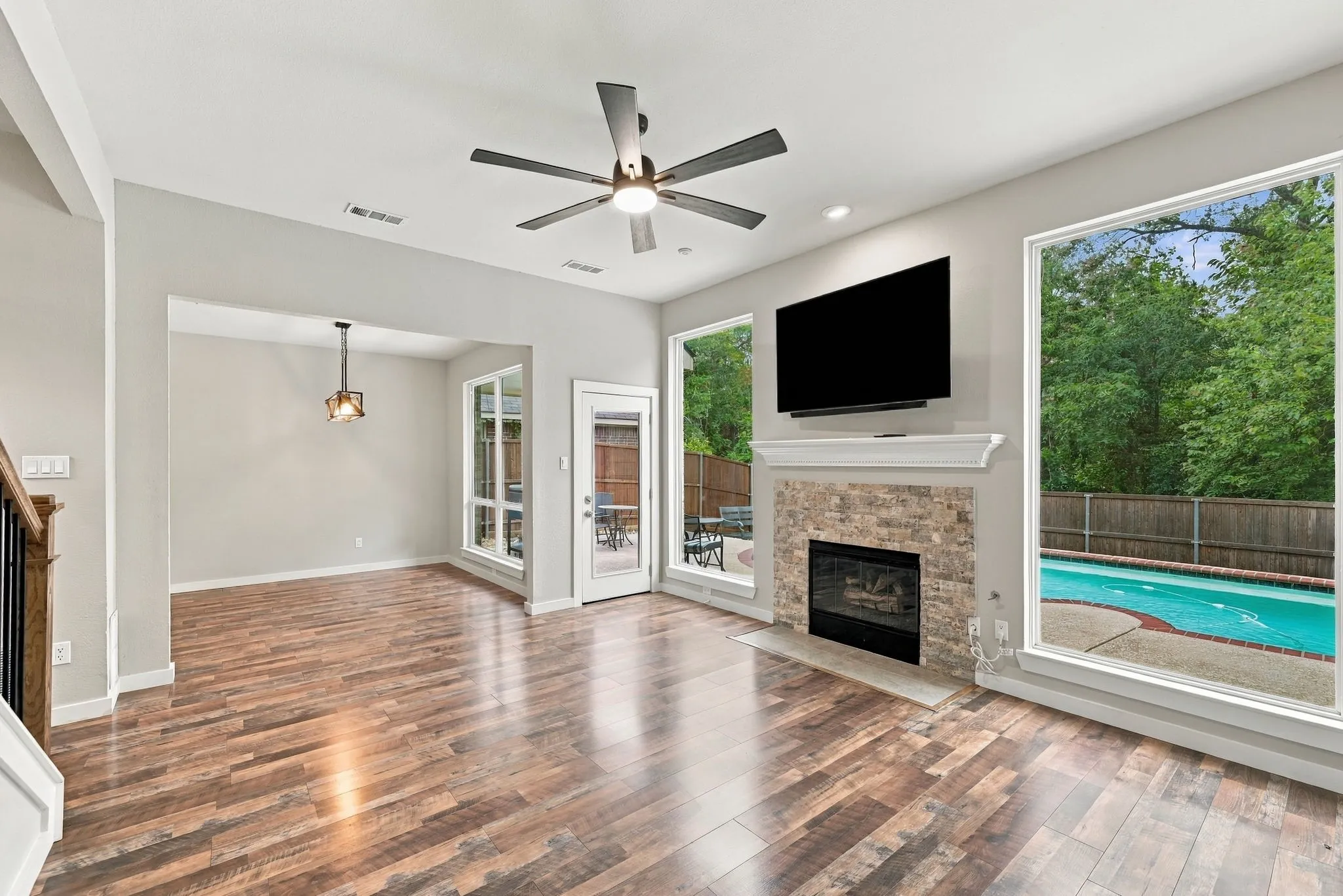 Single Family Residence For Sale in Denton County , 2304 Grandview Drive, Flower Mound, Texas 75028, 4 Bedroom, 3 Bathroom, 2 Garage spaces, 1,820 Sqft, built in 1993, mls#21401738, Real Estate Agent in Flower Mound, Homes For Sale in Denton county, Homes For Sale in Flower Mound, Realtor in Flower Mound Texas, Real Estate Brokerage Independent Realty Texas, Luminita Cordes Realtor