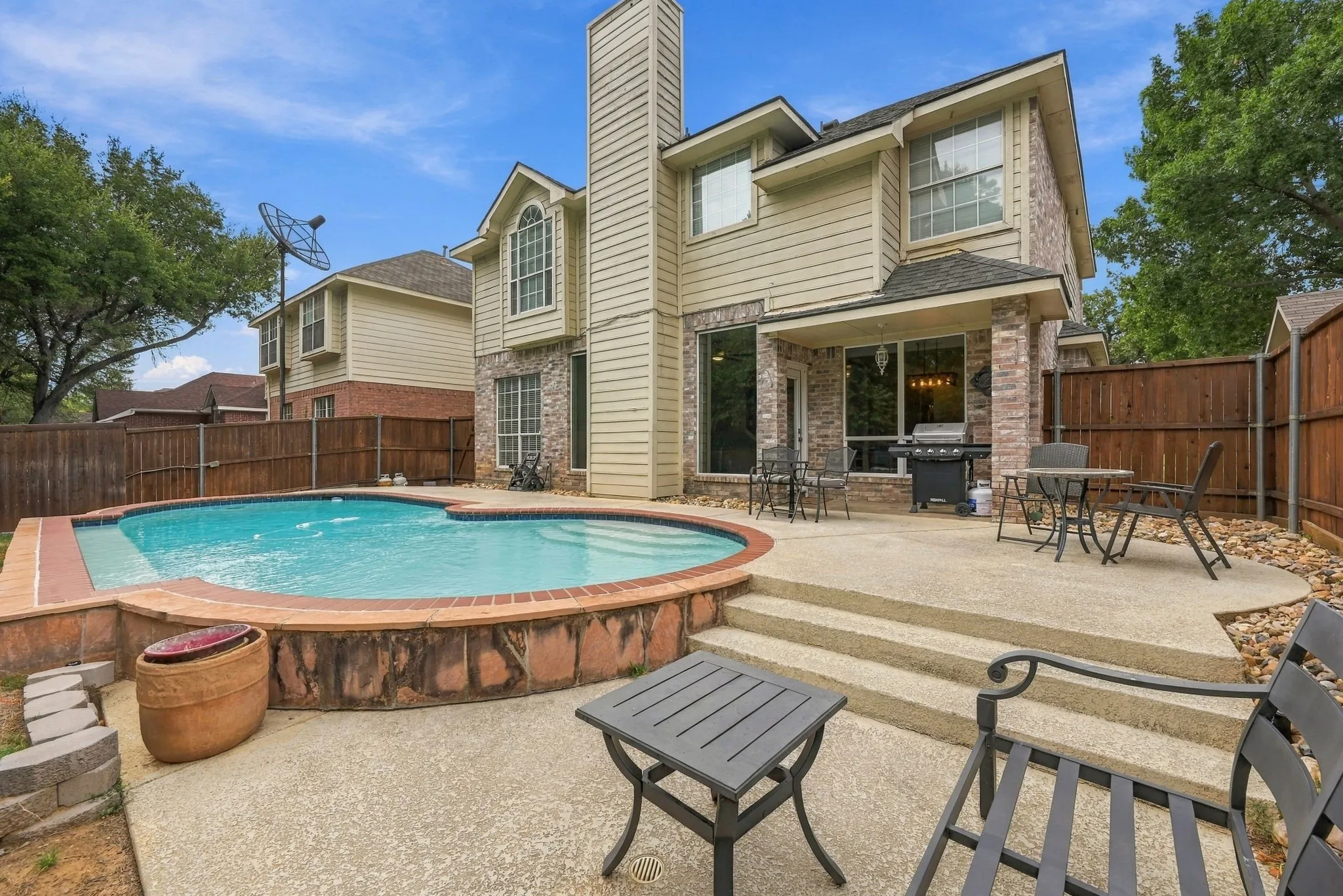Single Family Residence For Sale in Denton County , 2304 Grandview Drive, Flower Mound, Texas 75028, 4 Bedroom, 3 Bathroom, 2 Garage spaces, 1,820 Sqft, built in 1993, mls#21401738, Real Estate Agent in Flower Mound, Homes For Sale in Denton county, Homes For Sale in Flower Mound, Realtor in Flower Mound Texas, Real Estate Brokerage Independent Realty Texas, Luminita Cordes Realtor