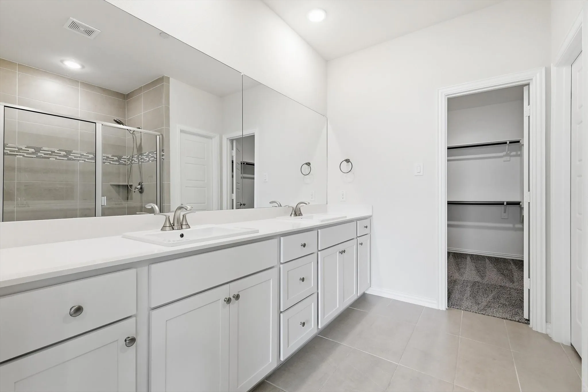 Townhouse For Rent in Denton County , 321 Ukiah Street, Lewisville, Texas 75056, 3 Bedroom, 3 Bathroom, 2 Garage spaces, 2,289 Sqft, built in 2022, mls#21401214, Real Estate Agent in Lewisville, Homes For Rent in Denton county, Homes For Rent in Lewisville, Realtor in Lewisville Texas, Real Estate Brokerage Independent Realty Texas, Luminita Cordes Realtor