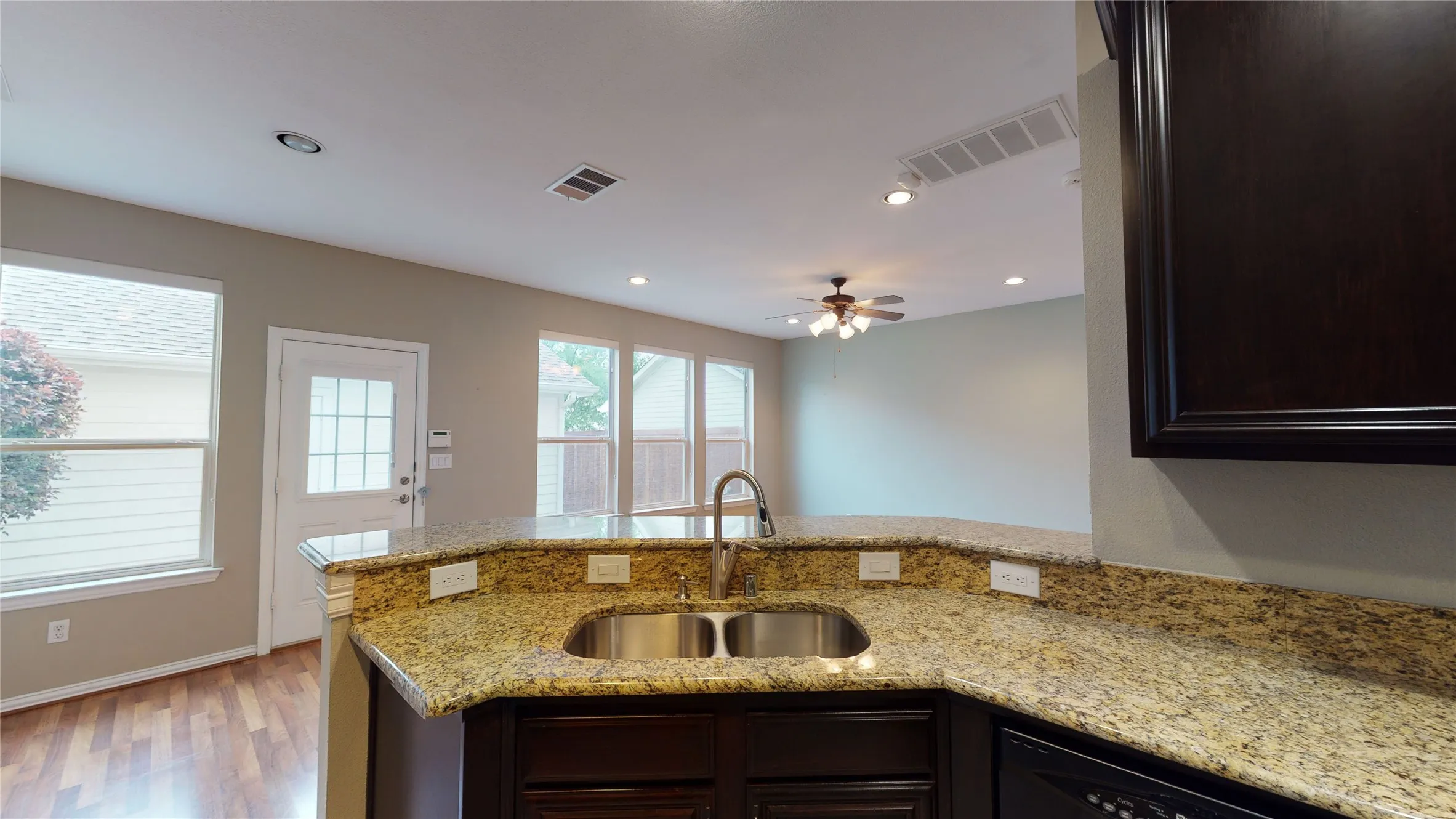 Townhouse For Rent in Tarrant County , 8068 Caladium Drive, North Richland Hills, Texas 76180, 2 Bedroom, 3 Bathroom, 2 Garage spaces, 1,547 Sqft, built in 2006, mls#21398196, Real Estate Agent in North Richland Hills, Homes For Rent in Tarrant county, Homes For Rent in North Richland Hills, Realtor in North Richland Hills Texas, Real Estate Brokerage Independent Realty Texas, Luminita Cordes Realtor