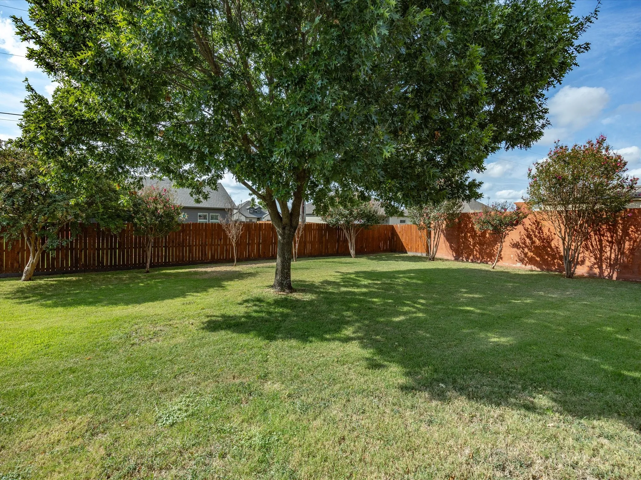 Single Family Residence For Sale in Wise County , 2106 Ridgewood Drive, Bridgeport, Texas 76426, 3 Bedroom, 2 Bathroom, 2 Garage spaces, 1,761 Sqft, built in 2006, mls#21401693, Real Estate Agent in Bridgeport, Homes For Sale in Wise county, Homes For Sale in Bridgeport, Realtor in Bridgeport Texas, Real Estate Brokerage Independent Realty Texas, Luminita Cordes Realtor