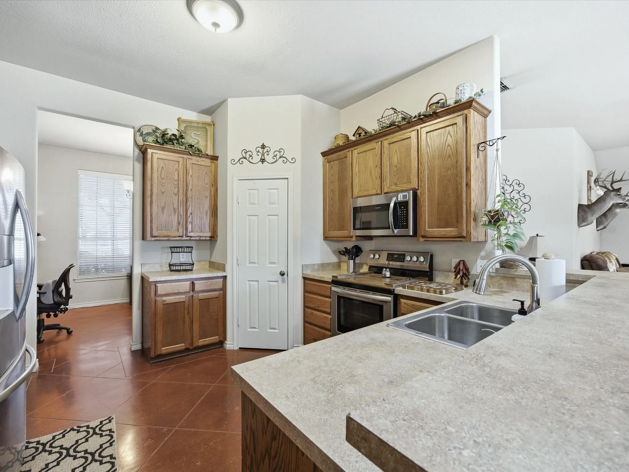 Single Family Residence For Sale in Wise County , 2106 Ridgewood Drive, Bridgeport, Texas 76426, 3 Bedroom, 2 Bathroom, 2 Garage spaces, 1,761 Sqft, built in 2006, mls#21401693, Real Estate Agent in Bridgeport, Homes For Sale in Wise county, Homes For Sale in Bridgeport, Realtor in Bridgeport Texas, Real Estate Brokerage Independent Realty Texas, Luminita Cordes Realtor