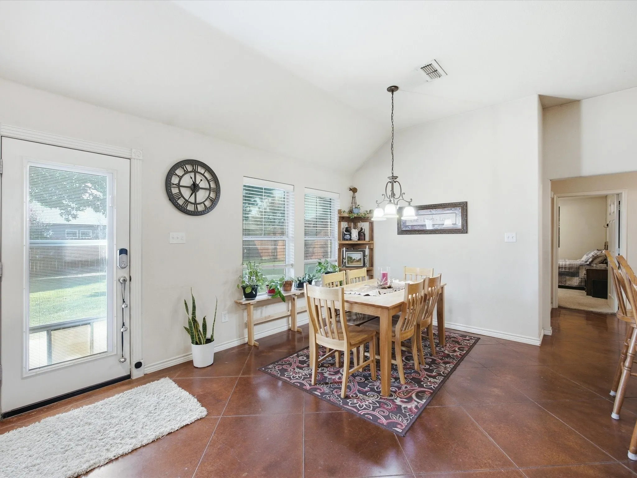 Single Family Residence For Sale in Wise County , 2106 Ridgewood Drive, Bridgeport, Texas 76426, 3 Bedroom, 2 Bathroom, 2 Garage spaces, 1,761 Sqft, built in 2006, mls#21401693, Real Estate Agent in Bridgeport, Homes For Sale in Wise county, Homes For Sale in Bridgeport, Realtor in Bridgeport Texas, Real Estate Brokerage Independent Realty Texas, Luminita Cordes Realtor