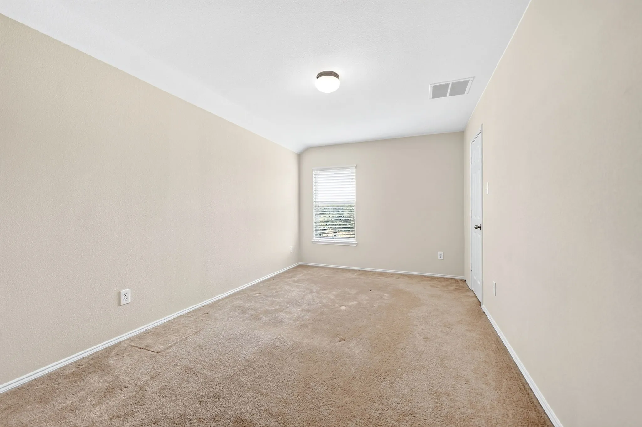 Single Family Residence For Sale in Kaufman County , 1016 Weeson Road, Forney, Texas 75126, 4 Bedroom, 3 Bathroom, 2 Garage spaces, 2,510 Sqft, built in 2007, mls#21401748, Real Estate Agent in Forney, Homes For Sale in Kaufman county, Homes For Sale in Forney, Realtor in Forney Texas, Real Estate Brokerage Independent Realty Texas, Luminita Cordes Realtor