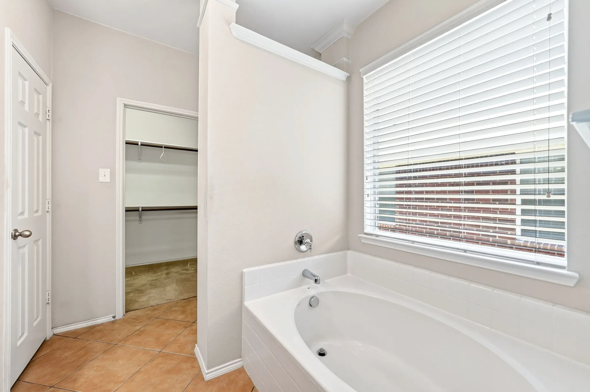 Single Family Residence For Sale in Kaufman County , 1016 Weeson Road, Forney, Texas 75126, 4 Bedroom, 3 Bathroom, 2 Garage spaces, 2,510 Sqft, built in 2007, mls#21401748, Real Estate Agent in Forney, Homes For Sale in Kaufman county, Homes For Sale in Forney, Realtor in Forney Texas, Real Estate Brokerage Independent Realty Texas, Luminita Cordes Realtor