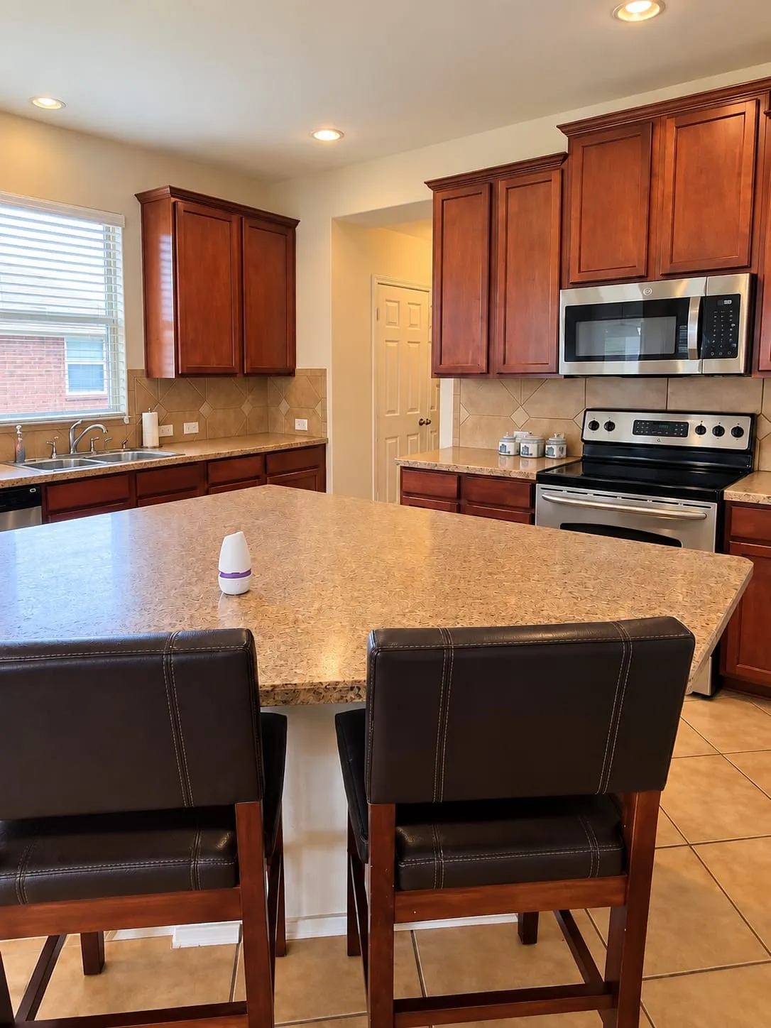 Single Family Residence For Sale in Kaufman County , 1016 Weeson Road, Forney, Texas 75126, 4 Bedroom, 3 Bathroom, 2 Garage spaces, 2,510 Sqft, built in 2007, mls#21401748, Real Estate Agent in Forney, Homes For Sale in Kaufman county, Homes For Sale in Forney, Realtor in Forney Texas, Real Estate Brokerage Independent Realty Texas, Luminita Cordes Realtor