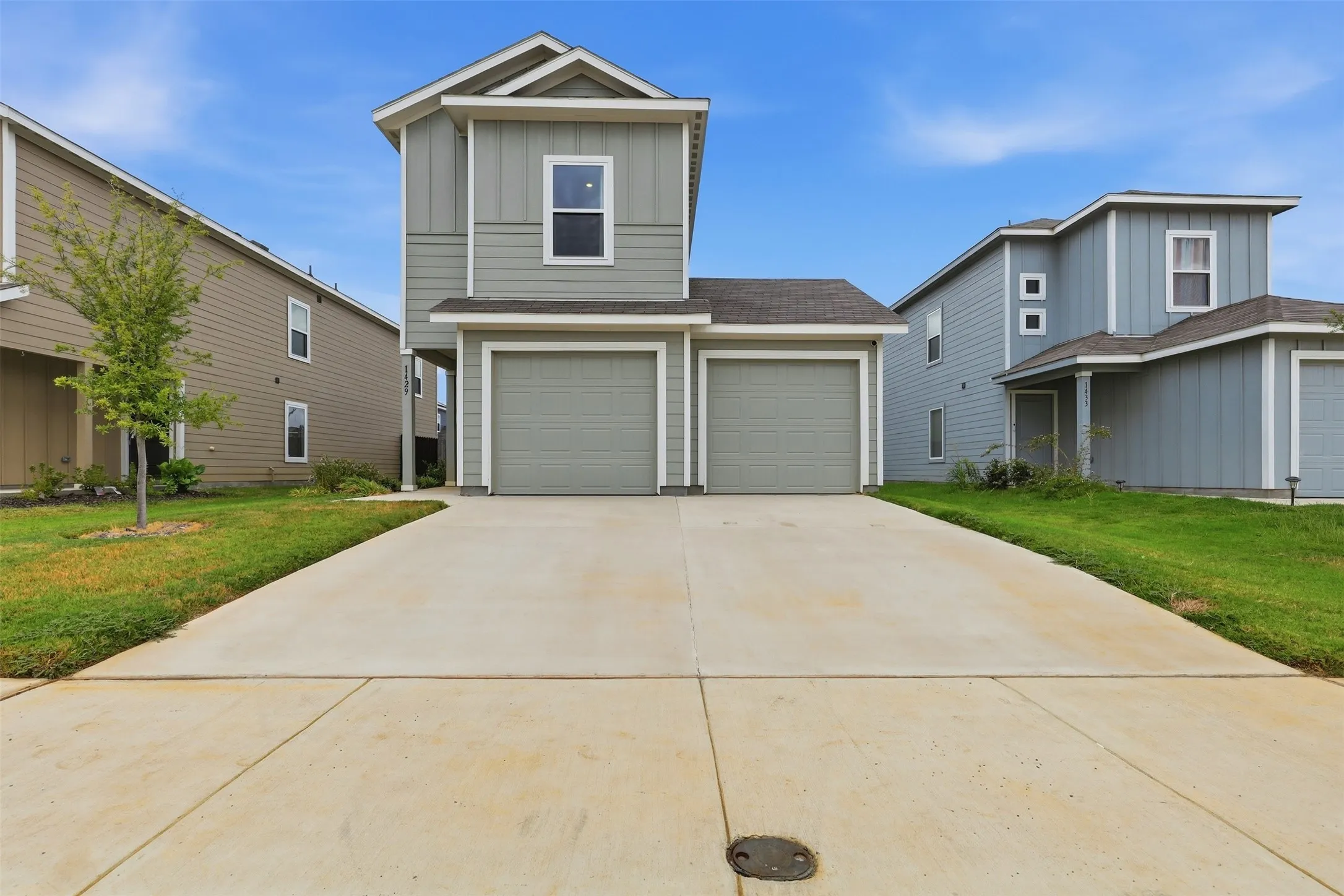 Single Family Residence For Sale in Tarrant County , 1429 Teak Lane, Fort Worth, Texas 76140, 3 Bedroom, 3 Bathroom, 2 Garage spaces, 1,256 Sqft, built in 2024, mls#21401751, Real Estate Agent in Fort Worth, Homes For Sale in Tarrant county, Homes For Sale in Fort Worth, Realtor in Fort Worth Texas, Real Estate Brokerage Independent Realty Texas, Luminita Cordes Realtor
