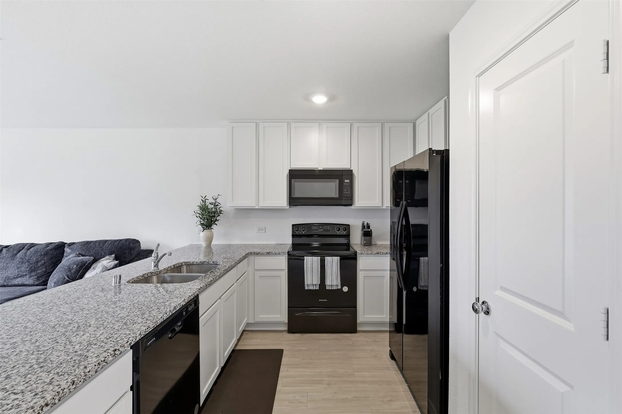 Single Family Residence For Sale in Tarrant County , 1429 Teak Lane, Fort Worth, Texas 76140, 3 Bedroom, 3 Bathroom, 2 Garage spaces, 1,256 Sqft, built in 2024, mls#21401751, Real Estate Agent in Fort Worth, Homes For Sale in Tarrant county, Homes For Sale in Fort Worth, Realtor in Fort Worth Texas, Real Estate Brokerage Independent Realty Texas, Luminita Cordes Realtor