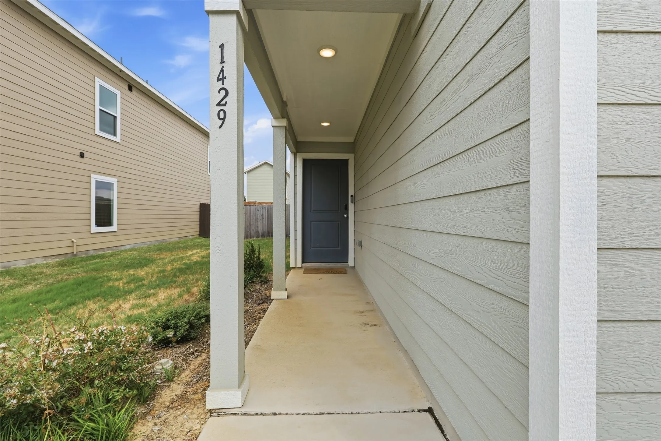 Single Family Residence For Sale in Tarrant County , 1429 Teak Lane, Fort Worth, Texas 76140, 3 Bedroom, 3 Bathroom, 2 Garage spaces, 1,256 Sqft, built in 2024, mls#21401751, Real Estate Agent in Fort Worth, Homes For Sale in Tarrant county, Homes For Sale in Fort Worth, Realtor in Fort Worth Texas, Real Estate Brokerage Independent Realty Texas, Luminita Cordes Realtor