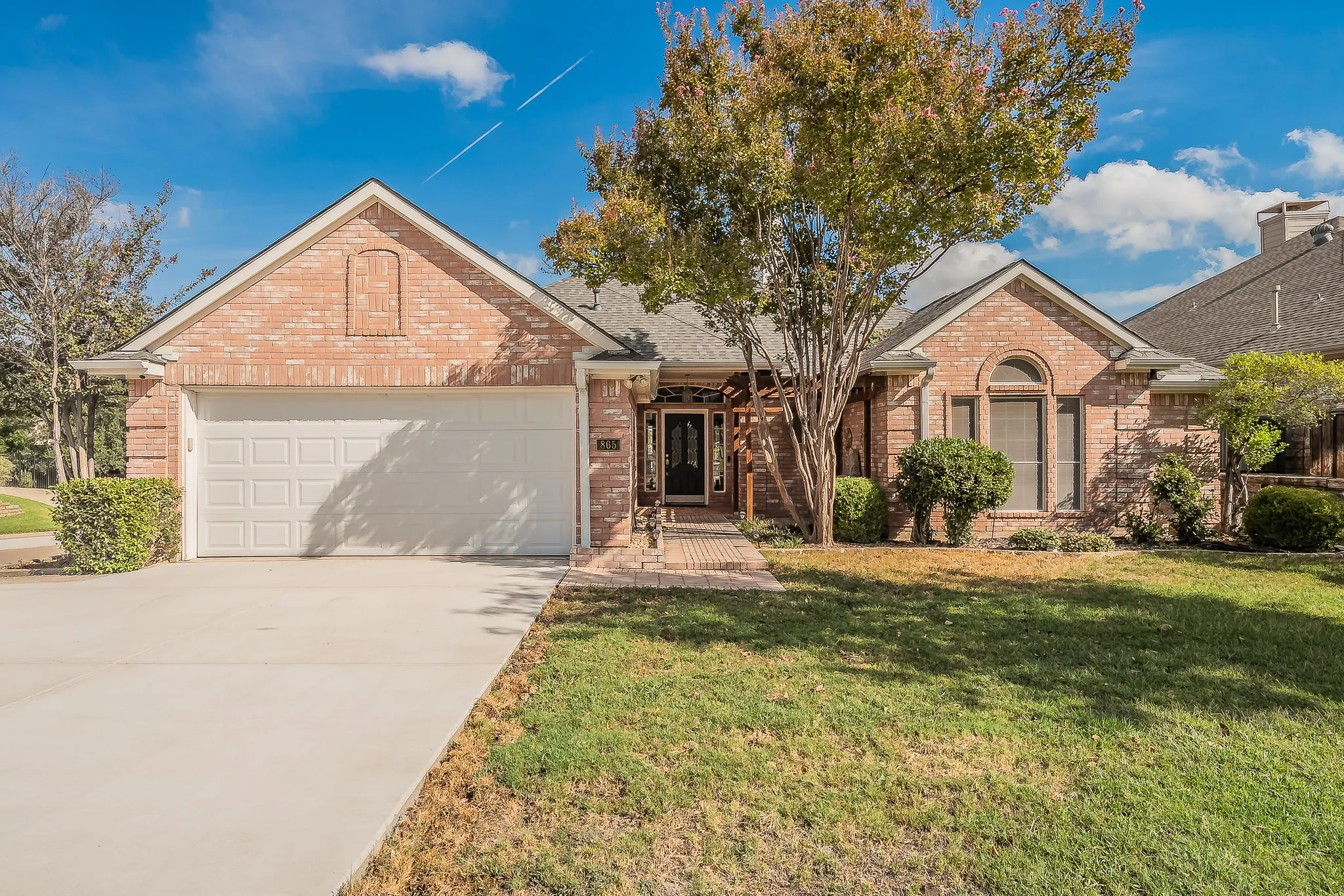 Single Family Residence For Sale in Denton County , 865 Kingwood Court, Highland Village, Texas 75077, 3 Bedroom, 3 Bathroom, 2 Garage spaces, 2,413 Sqft, built in 1991, mls#21397882, Real Estate Agent in Highland Village, Homes For Sale in Denton county, Homes For Sale in Highland Village, Realtor in Highland Village Texas, Real Estate Brokerage Independent Realty Texas, Luminita Cordes Realtor