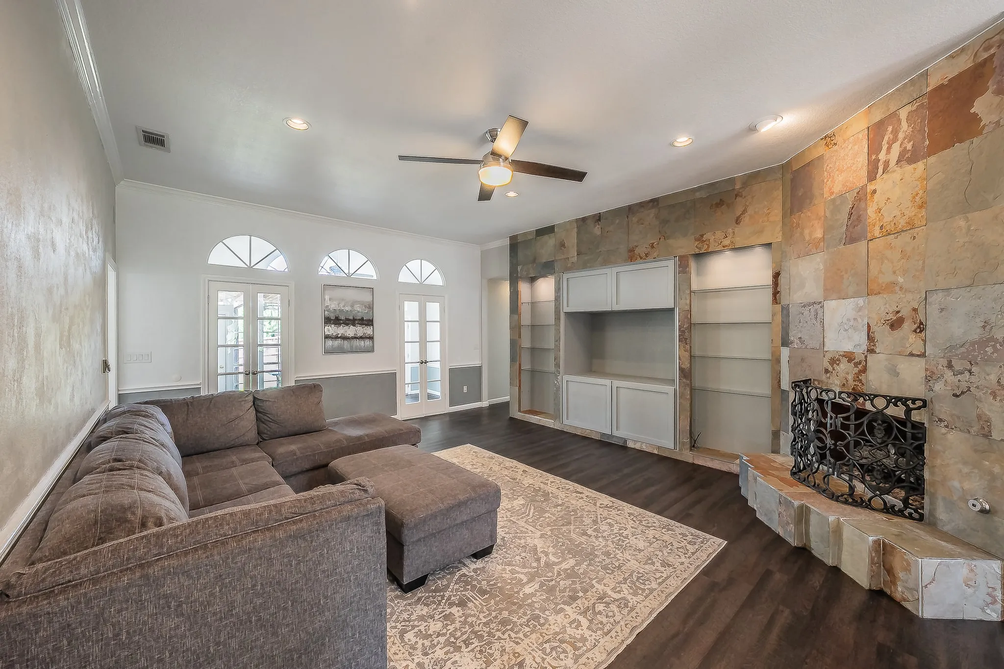 Single Family Residence For Sale in Denton County , 865 Kingwood Court, Highland Village, Texas 75077, 3 Bedroom, 3 Bathroom, 2 Garage spaces, 2,413 Sqft, built in 1991, mls#21397882, Real Estate Agent in Highland Village, Homes For Sale in Denton county, Homes For Sale in Highland Village, Realtor in Highland Village Texas, Real Estate Brokerage Independent Realty Texas, Luminita Cordes Realtor