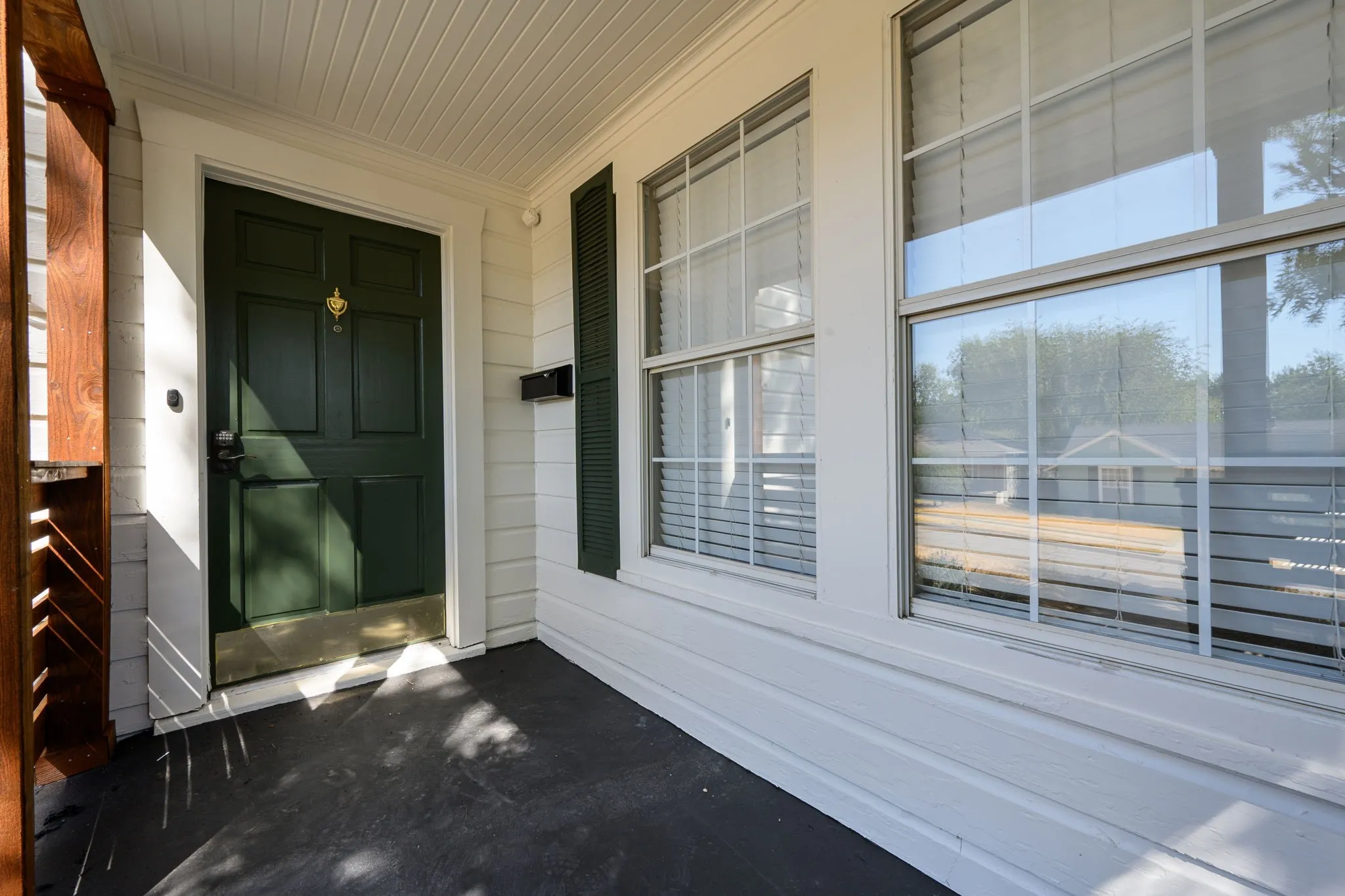 Single Family Residence For Rent in Tarrant County , 3824 Collinwood Avenue, Fort Worth, Texas 76107, 2 Bedroom, 1 Bathroom, 2 Garage spaces, 1,042 Sqft, built in 1942, mls#21401755, Real Estate Agent in Fort Worth, Homes For Rent in Tarrant county, Homes For Rent in Fort Worth, Realtor in Fort Worth Texas, Real Estate Brokerage Independent Realty Texas, Luminita Cordes Realtor