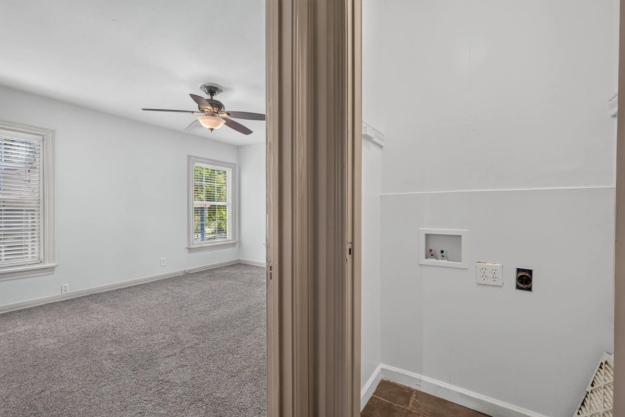 Single Family Residence For Rent in Tarrant County , 3824 Collinwood Avenue, Fort Worth, Texas 76107, 2 Bedroom, 1 Bathroom, 2 Garage spaces, 1,042 Sqft, built in 1942, mls#21401755, Real Estate Agent in Fort Worth, Homes For Rent in Tarrant county, Homes For Rent in Fort Worth, Realtor in Fort Worth Texas, Real Estate Brokerage Independent Realty Texas, Luminita Cordes Realtor