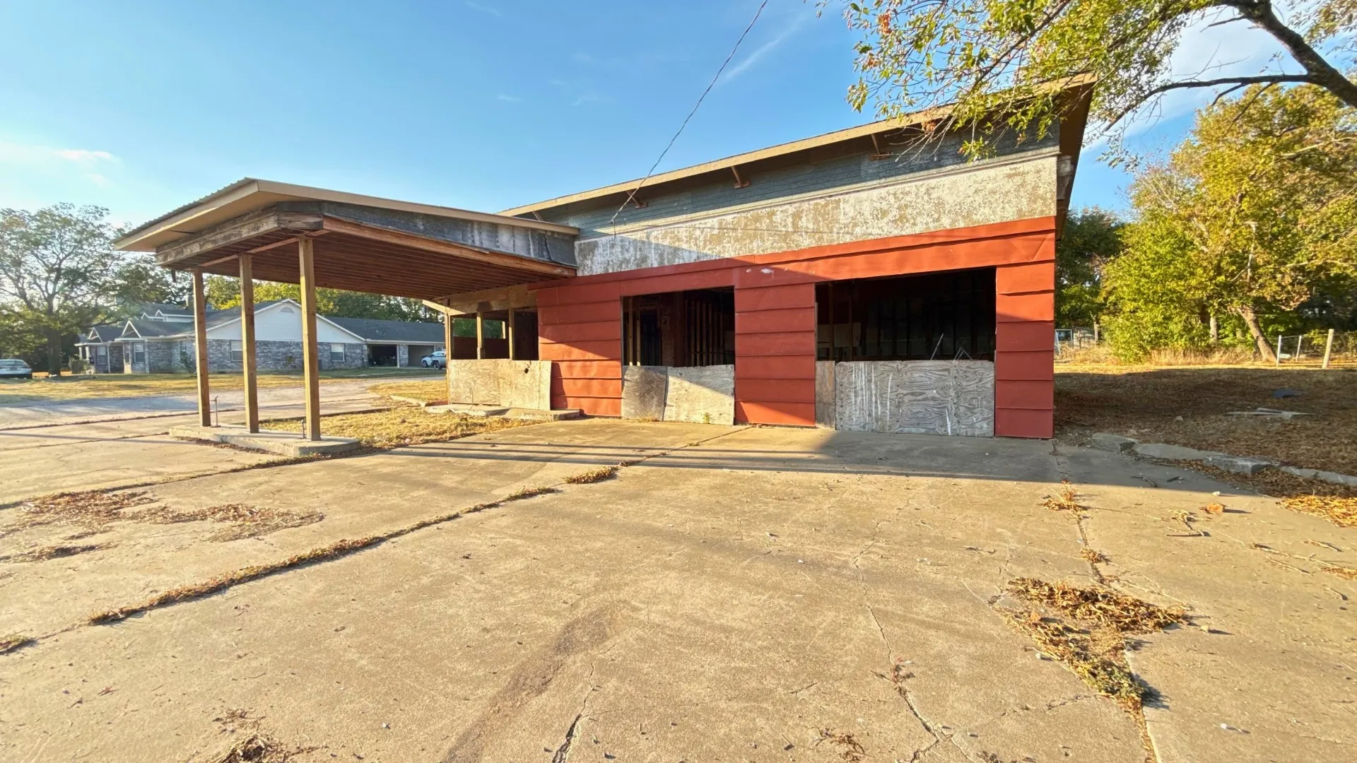 Business For Sale in Fannin County , 102 Northside Plaza, Ladonia, Texas 75449, 0, 0, Garage spaces, 0 Sqft, built in 0, mls#21401739, Real Estate Agent in Ladonia, Homes For Sale in Fannin county, Homes For Sale in Ladonia, Realtor in Ladonia Texas, Real Estate Brokerage Independent Realty Texas, Luminita Cordes Realtor