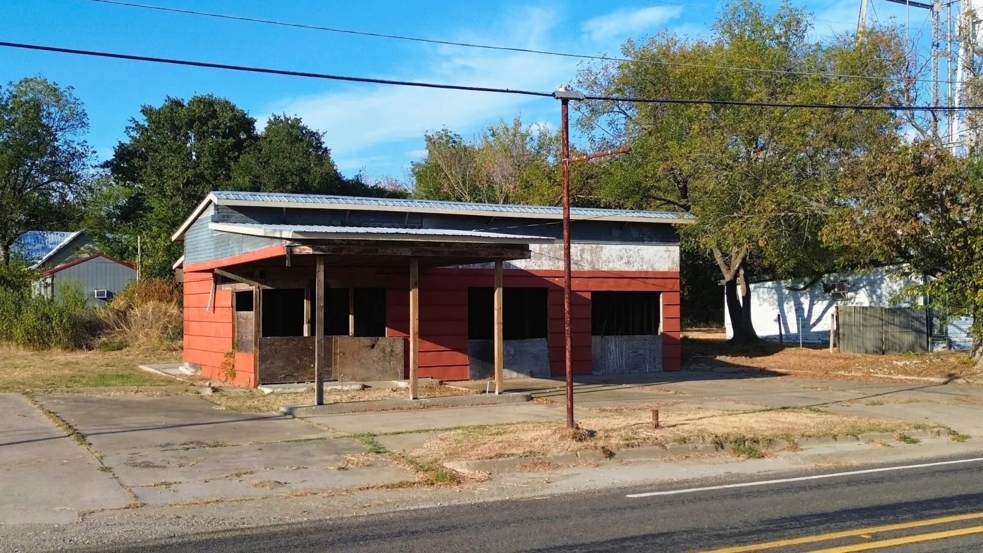 Business For Sale in Fannin County , 102 Northside Plaza, Ladonia, Texas 75449, 0, 0, Garage spaces, 0 Sqft, built in 0, mls#21401739, Real Estate Agent in Ladonia, Homes For Sale in Fannin county, Homes For Sale in Ladonia, Realtor in Ladonia Texas, Real Estate Brokerage Independent Realty Texas, Luminita Cordes Realtor