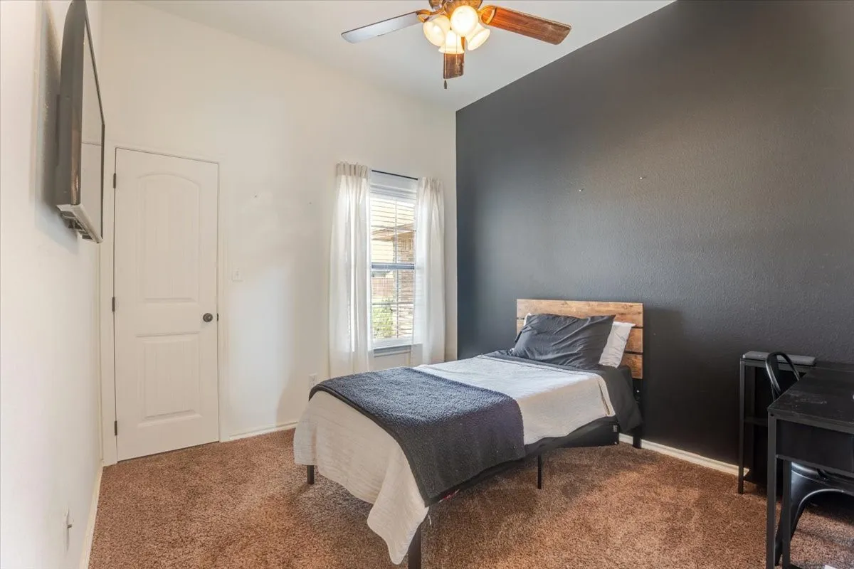Single Family Residence For Sale in Hood County , 9120 Parkview Circle, Tolar, Texas 76476, 4 Bedroom, 2 Bathroom, 2 Garage spaces, 1,711 Sqft, built in 2013, mls#21401758, Real Estate Agent in Tolar, Homes For Sale in Hood county, Homes For Sale in Tolar, Realtor in Tolar Texas, Real Estate Brokerage Independent Realty Texas, Luminita Cordes Realtor
