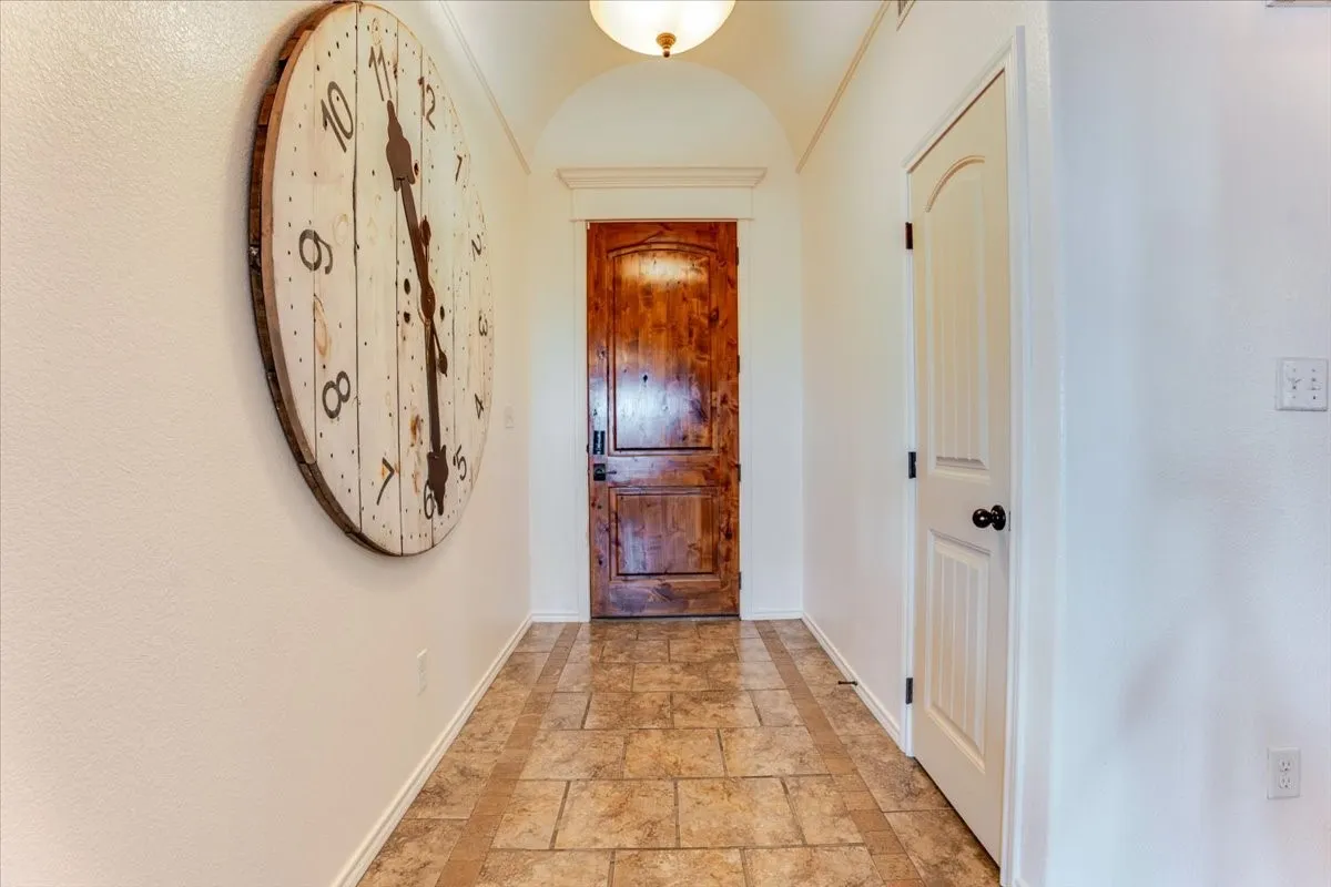 Single Family Residence For Sale in Hood County , 9120 Parkview Circle, Tolar, Texas 76476, 4 Bedroom, 2 Bathroom, 2 Garage spaces, 1,711 Sqft, built in 2013, mls#21401758, Real Estate Agent in Tolar, Homes For Sale in Hood county, Homes For Sale in Tolar, Realtor in Tolar Texas, Real Estate Brokerage Independent Realty Texas, Luminita Cordes Realtor