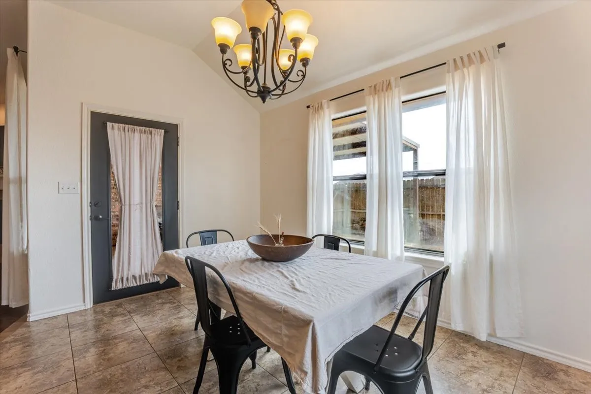 Single Family Residence For Sale in Hood County , 9120 Parkview Circle, Tolar, Texas 76476, 4 Bedroom, 2 Bathroom, 2 Garage spaces, 1,711 Sqft, built in 2013, mls#21401758, Real Estate Agent in Tolar, Homes For Sale in Hood county, Homes For Sale in Tolar, Realtor in Tolar Texas, Real Estate Brokerage Independent Realty Texas, Luminita Cordes Realtor