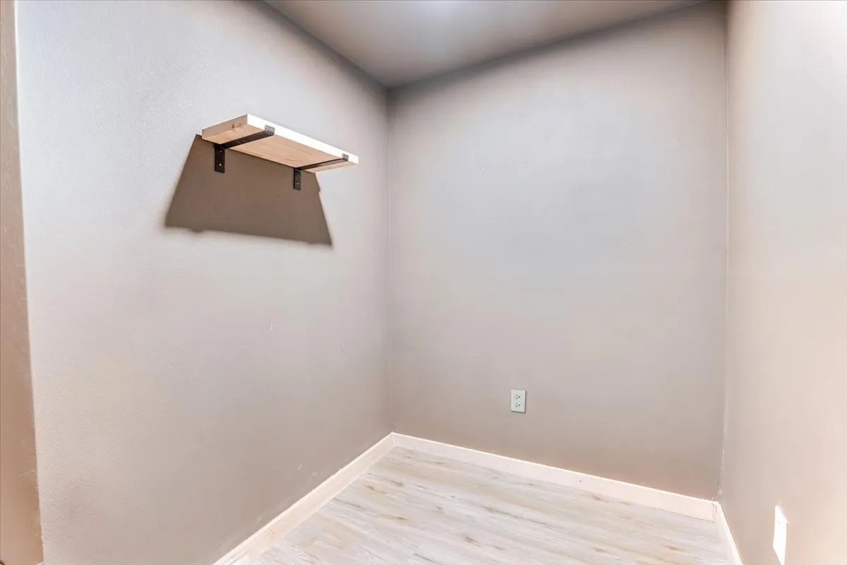 Single Family Residence For Sale in Hood County , 9120 Parkview Circle, Tolar, Texas 76476, 4 Bedroom, 2 Bathroom, 2 Garage spaces, 1,711 Sqft, built in 2013, mls#21401758, Real Estate Agent in Tolar, Homes For Sale in Hood county, Homes For Sale in Tolar, Realtor in Tolar Texas, Real Estate Brokerage Independent Realty Texas, Luminita Cordes Realtor