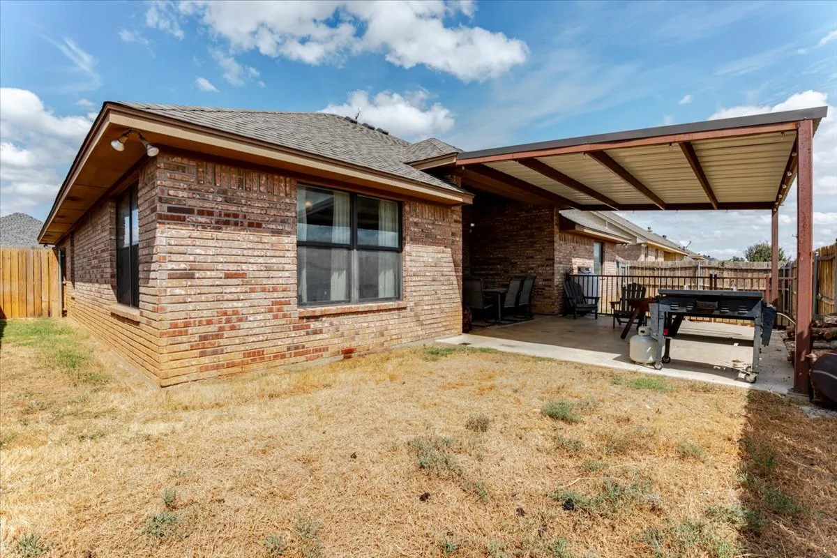 Single Family Residence For Sale in Hood County , 9120 Parkview Circle, Tolar, Texas 76476, 4 Bedroom, 2 Bathroom, 2 Garage spaces, 1,711 Sqft, built in 2013, mls#21401758, Real Estate Agent in Tolar, Homes For Sale in Hood county, Homes For Sale in Tolar, Realtor in Tolar Texas, Real Estate Brokerage Independent Realty Texas, Luminita Cordes Realtor