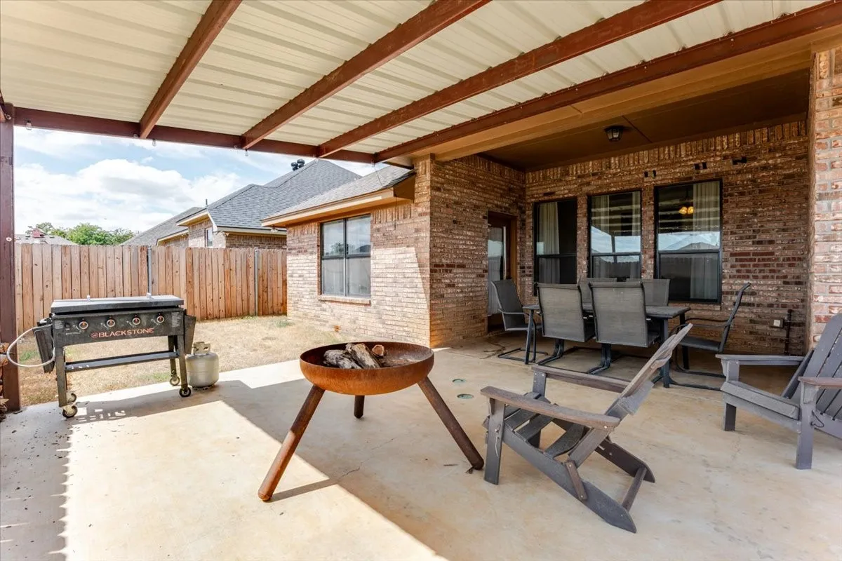 Single Family Residence For Sale in Hood County , 9120 Parkview Circle, Tolar, Texas 76476, 4 Bedroom, 2 Bathroom, 2 Garage spaces, 1,711 Sqft, built in 2013, mls#21401758, Real Estate Agent in Tolar, Homes For Sale in Hood county, Homes For Sale in Tolar, Realtor in Tolar Texas, Real Estate Brokerage Independent Realty Texas, Luminita Cordes Realtor