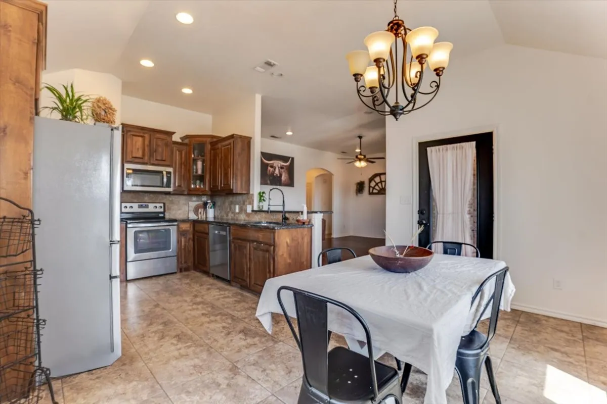 Single Family Residence For Sale in Hood County , 9120 Parkview Circle, Tolar, Texas 76476, 4 Bedroom, 2 Bathroom, 2 Garage spaces, 1,711 Sqft, built in 2013, mls#21401758, Real Estate Agent in Tolar, Homes For Sale in Hood county, Homes For Sale in Tolar, Realtor in Tolar Texas, Real Estate Brokerage Independent Realty Texas, Luminita Cordes Realtor