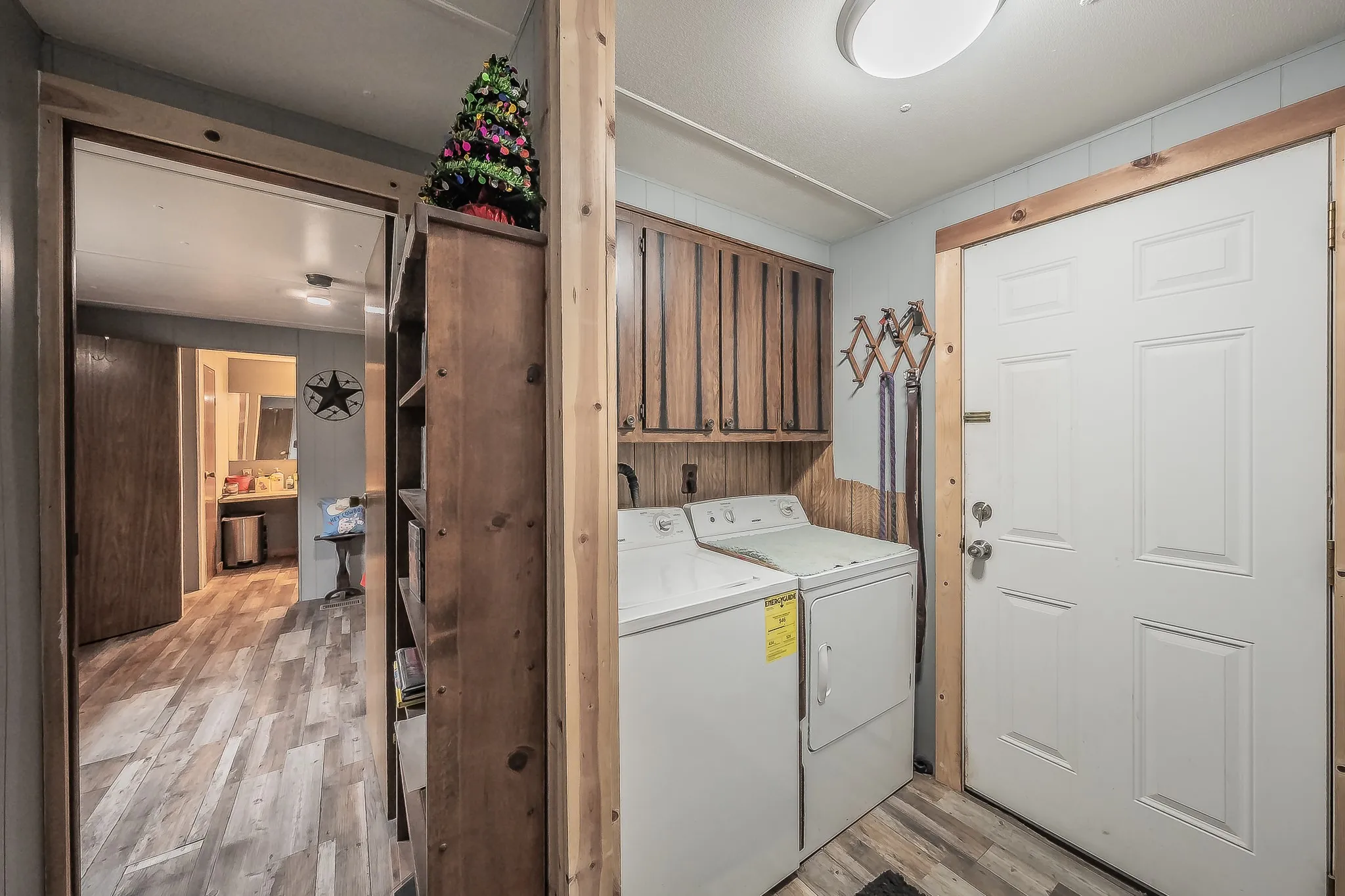 Mobile Home For Sale in Palo Pinto County , 87 Ledbetter Drive, Mineral Wells, Texas 76067, 3 Bedroom, 2 Bathroom, Garage spaces, 1,120 Sqft, built in 1977, mls#21397896, Real Estate Agent in Mineral Wells, Homes For Sale in Palo Pinto county, Homes For Sale in Mineral Wells, Realtor in Mineral Wells Texas, Real Estate Brokerage Independent Realty Texas, Luminita Cordes Realtor