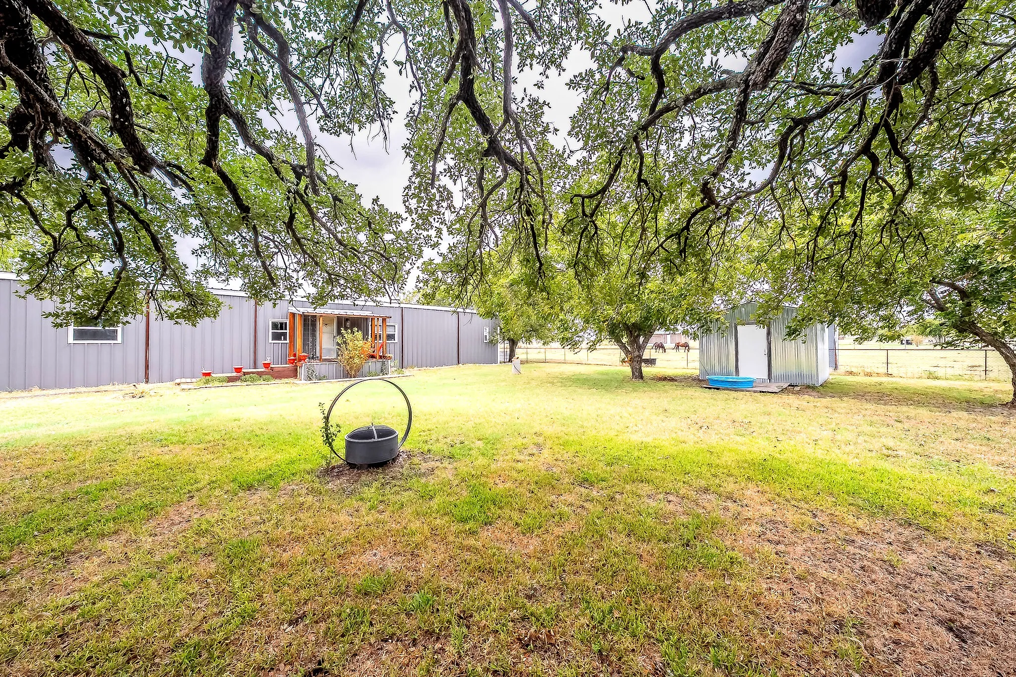 Mobile Home For Sale in Palo Pinto County , 87 Ledbetter Drive, Mineral Wells, Texas 76067, 3 Bedroom, 2 Bathroom, Garage spaces, 1,120 Sqft, built in 1977, mls#21397896, Real Estate Agent in Mineral Wells, Homes For Sale in Palo Pinto county, Homes For Sale in Mineral Wells, Realtor in Mineral Wells Texas, Real Estate Brokerage Independent Realty Texas, Luminita Cordes Realtor