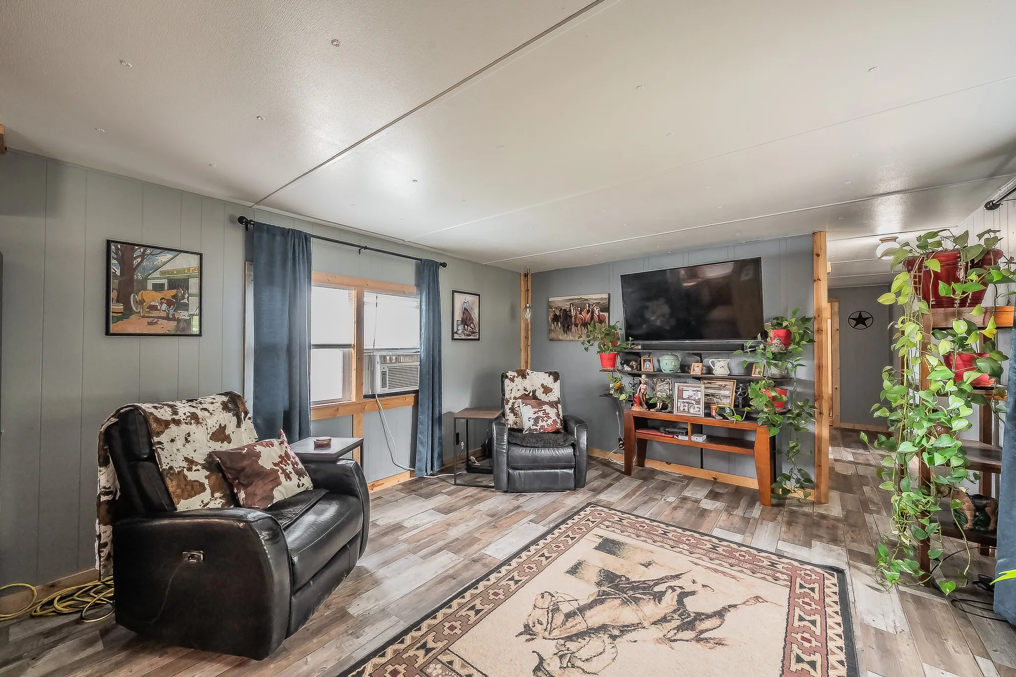 Mobile Home For Sale in Palo Pinto County , 87 Ledbetter Drive, Mineral Wells, Texas 76067, 3 Bedroom, 2 Bathroom, Garage spaces, 1,120 Sqft, built in 1977, mls#21397896, Real Estate Agent in Mineral Wells, Homes For Sale in Palo Pinto county, Homes For Sale in Mineral Wells, Realtor in Mineral Wells Texas, Real Estate Brokerage Independent Realty Texas, Luminita Cordes Realtor