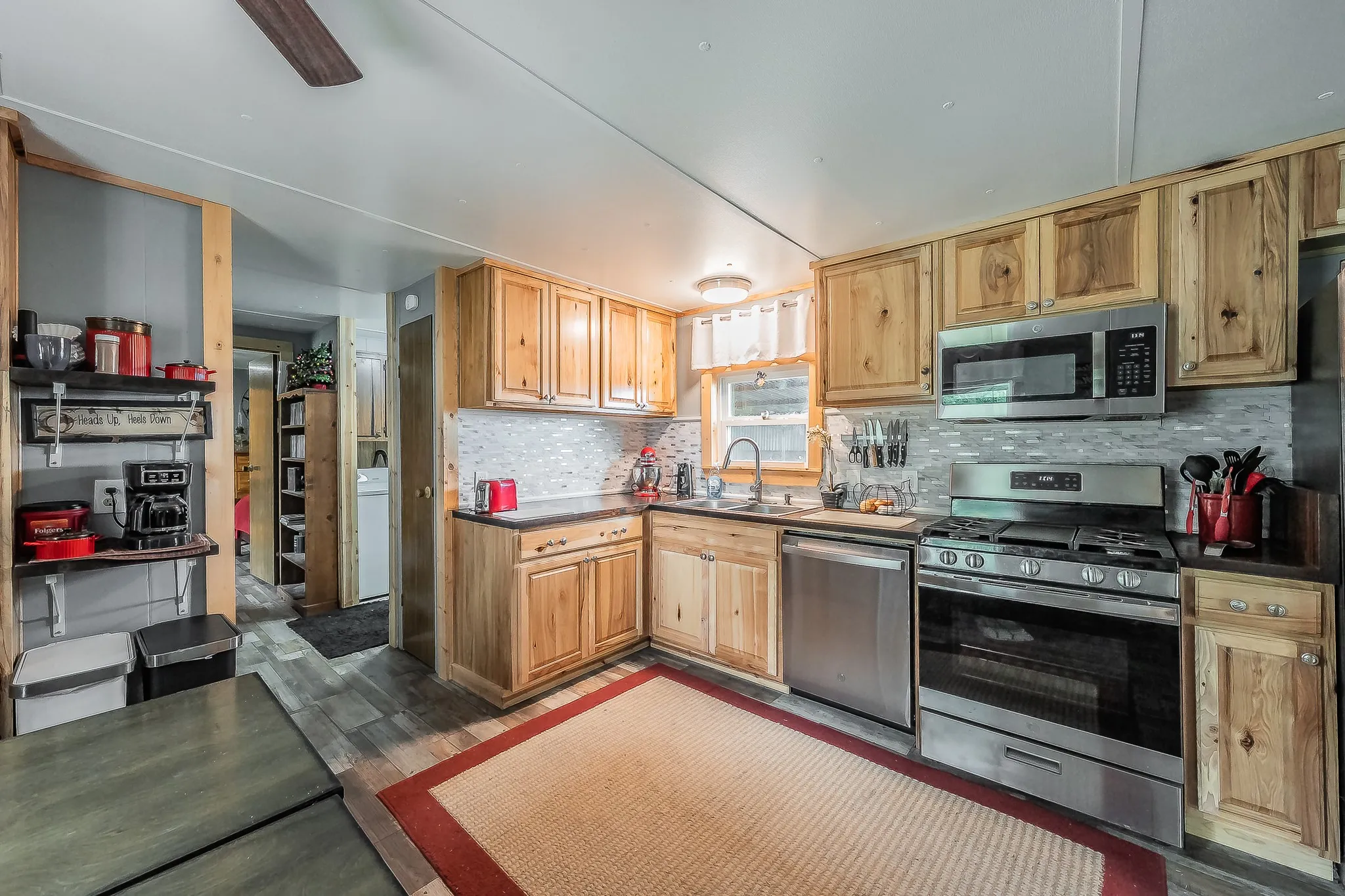 Mobile Home For Sale in Palo Pinto County , 87 Ledbetter Drive, Mineral Wells, Texas 76067, 3 Bedroom, 2 Bathroom, Garage spaces, 1,120 Sqft, built in 1977, mls#21397896, Real Estate Agent in Mineral Wells, Homes For Sale in Palo Pinto county, Homes For Sale in Mineral Wells, Realtor in Mineral Wells Texas, Real Estate Brokerage Independent Realty Texas, Luminita Cordes Realtor